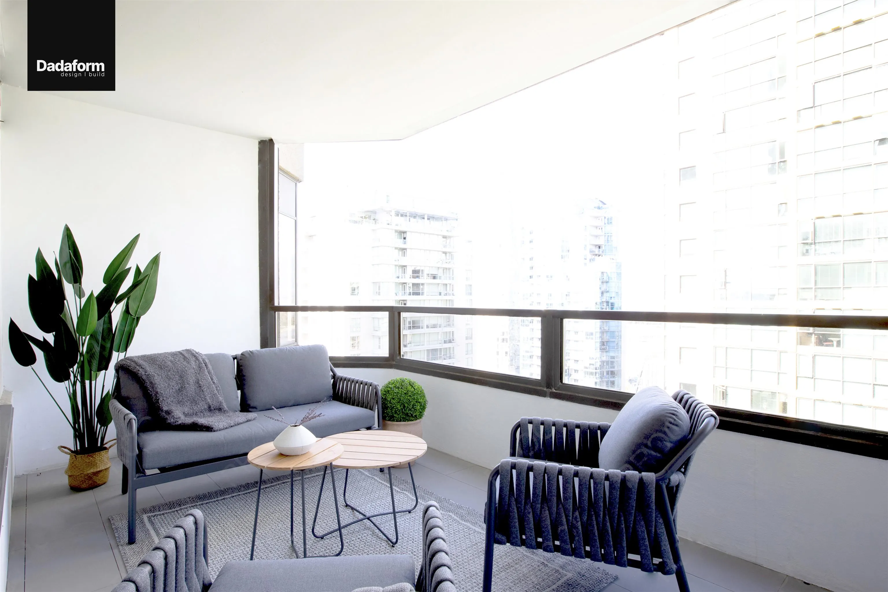 02 738 Broughton Street