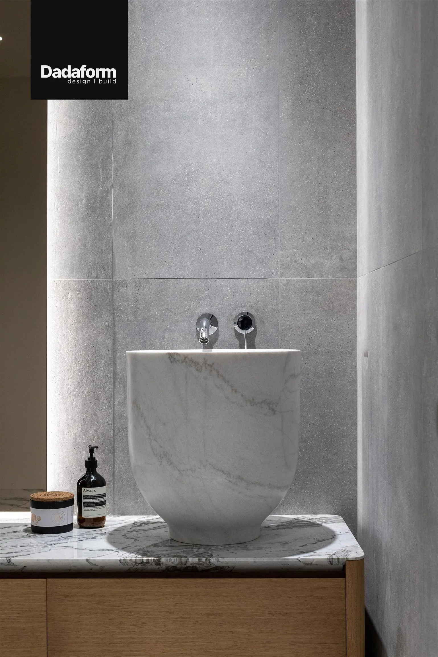 02 738 Broughton Street