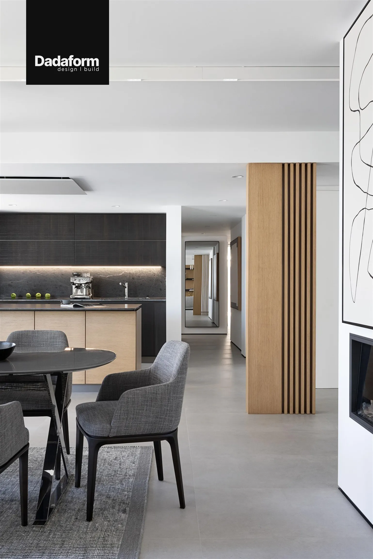 02 738 Broughton Street