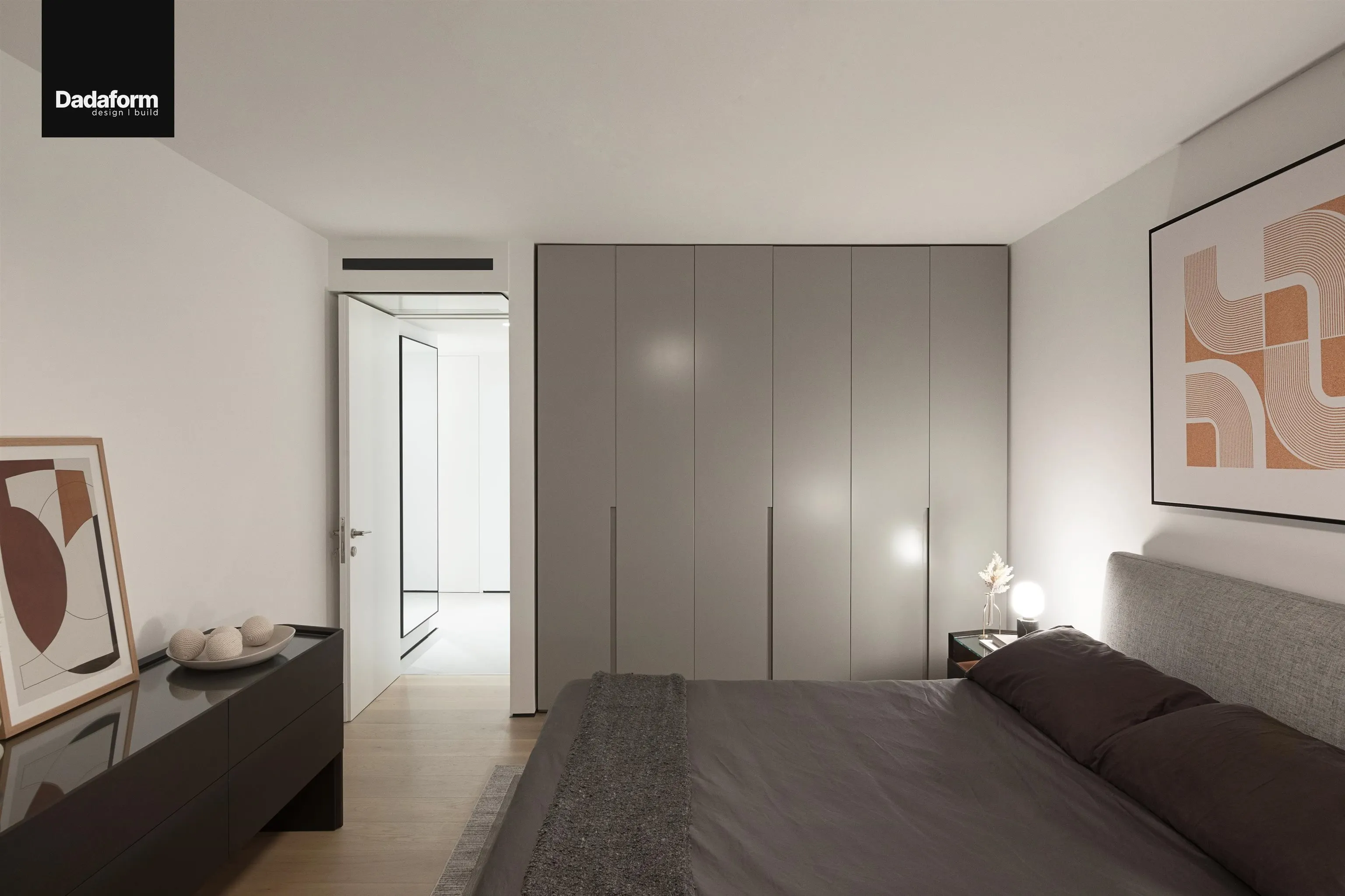 02 738 Broughton Street