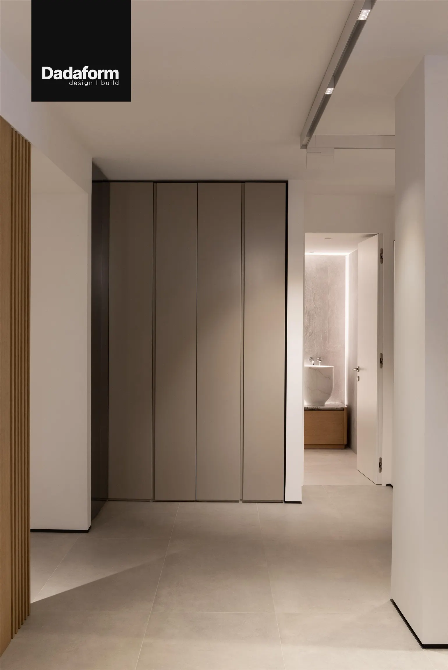 02 738 Broughton Street