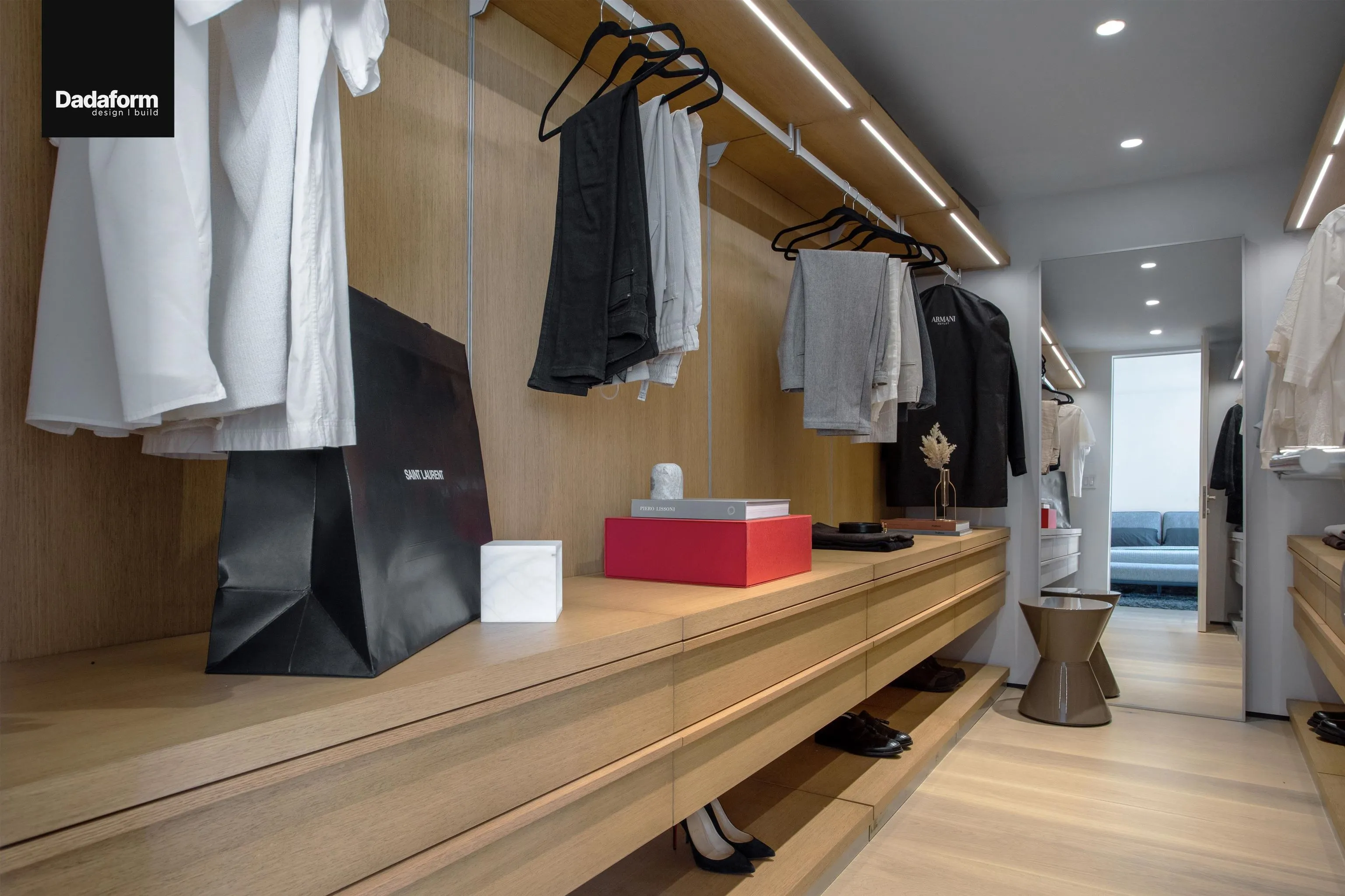 02 738 Broughton Street