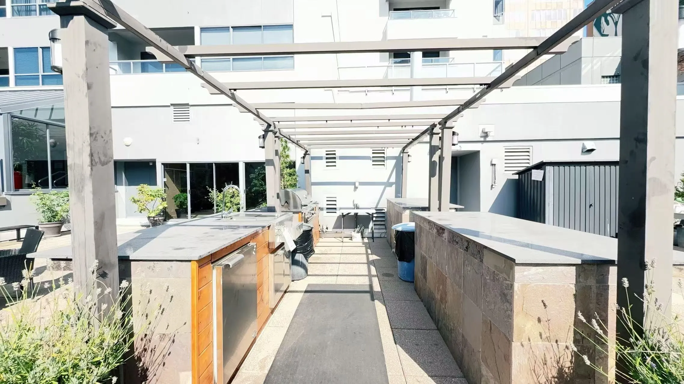 1810 1060 Alberni Street