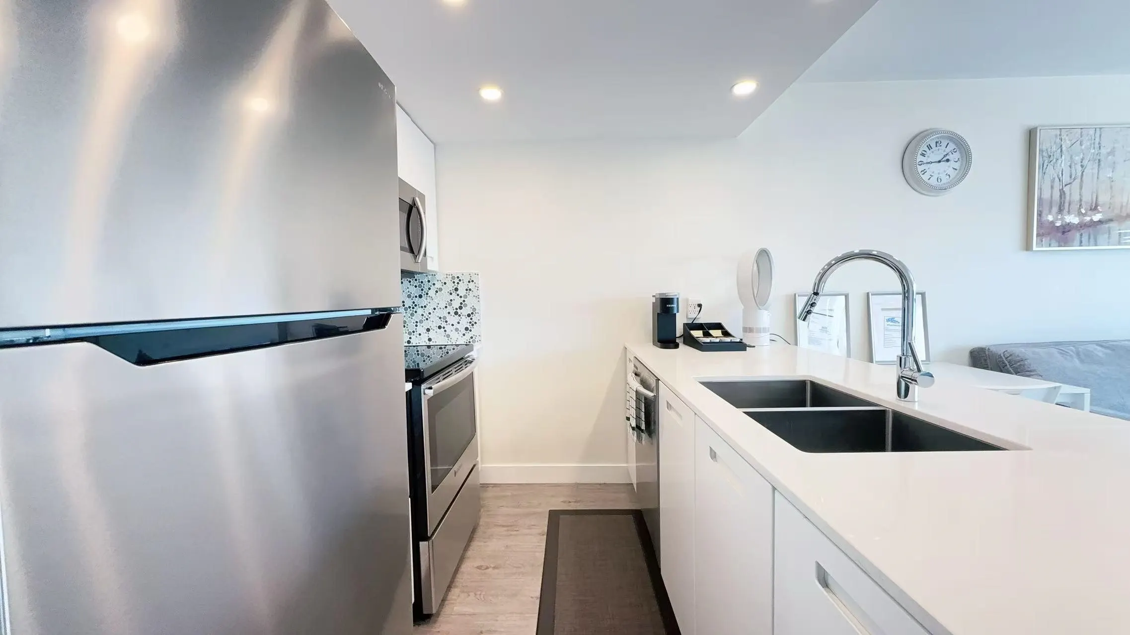 1810 1060 Alberni Street