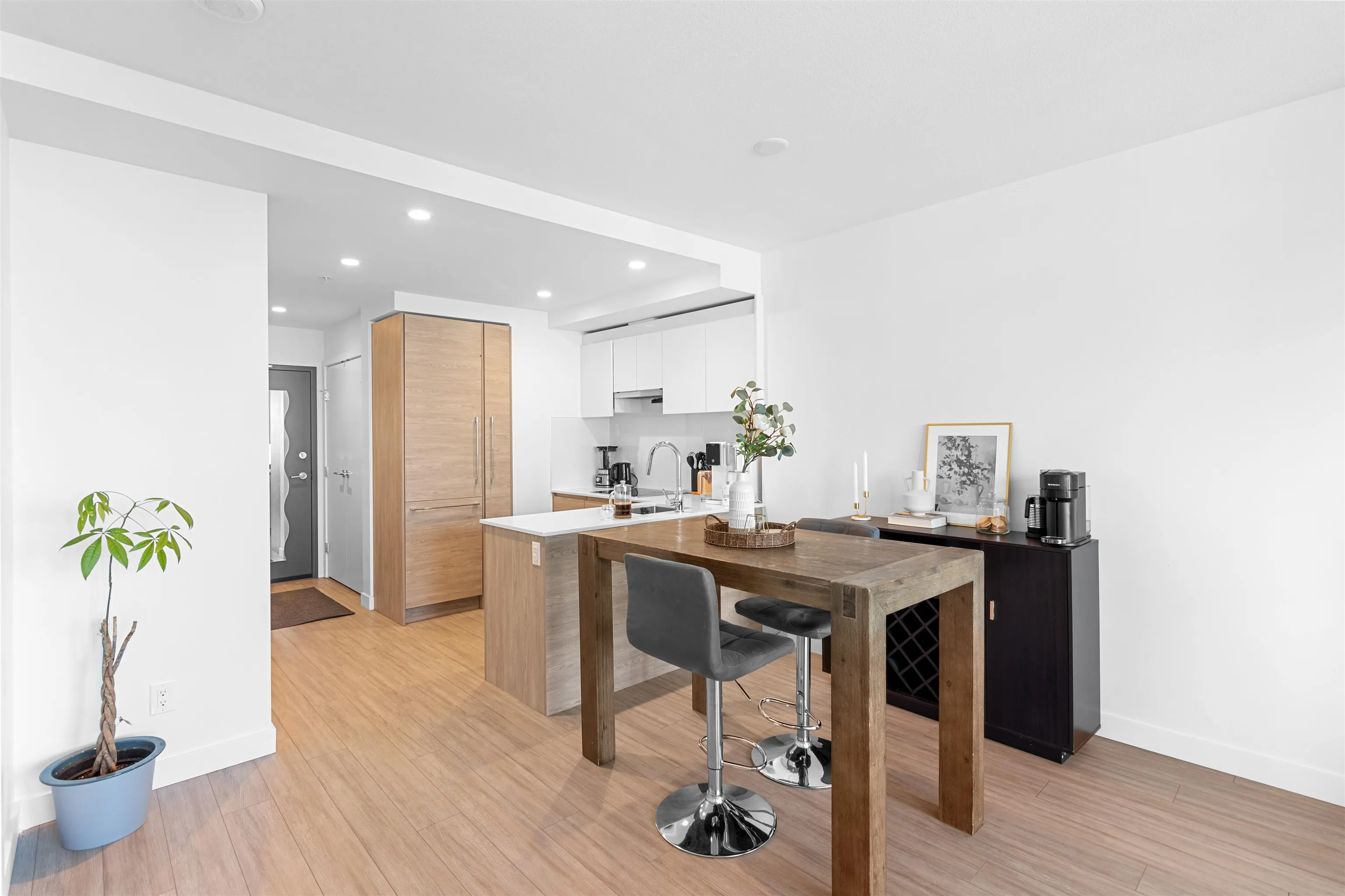2308 13615 Fraser Highway