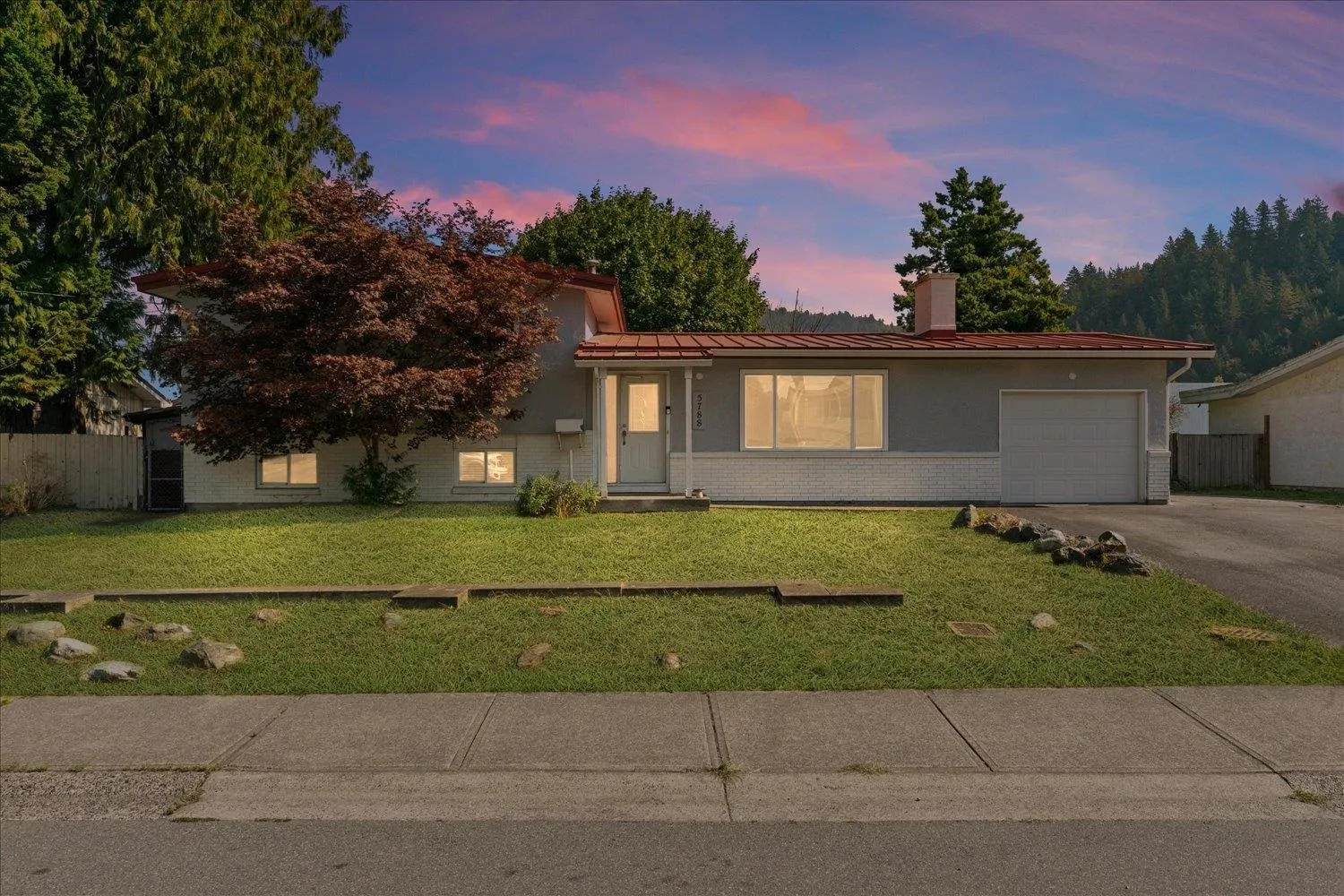 5788 Clover Drive