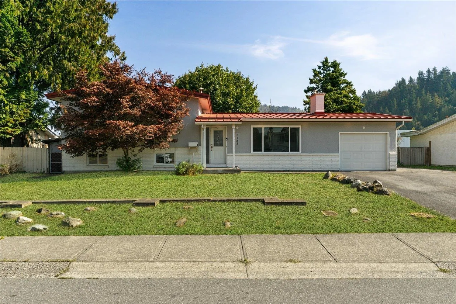 5788 Clover Drive