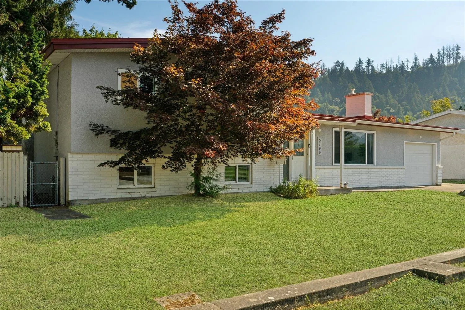 5788 Clover Drive