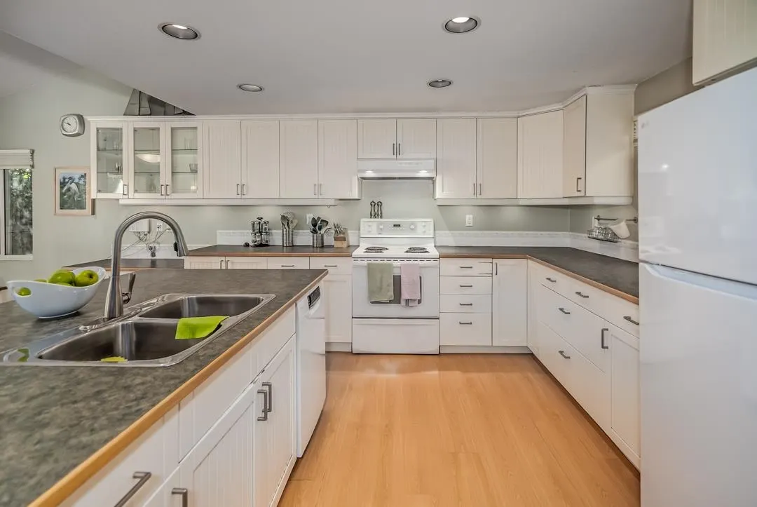2242 Foothills Court
