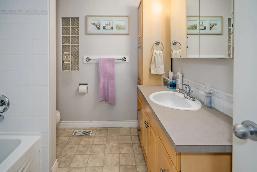 2242 Foothills Court