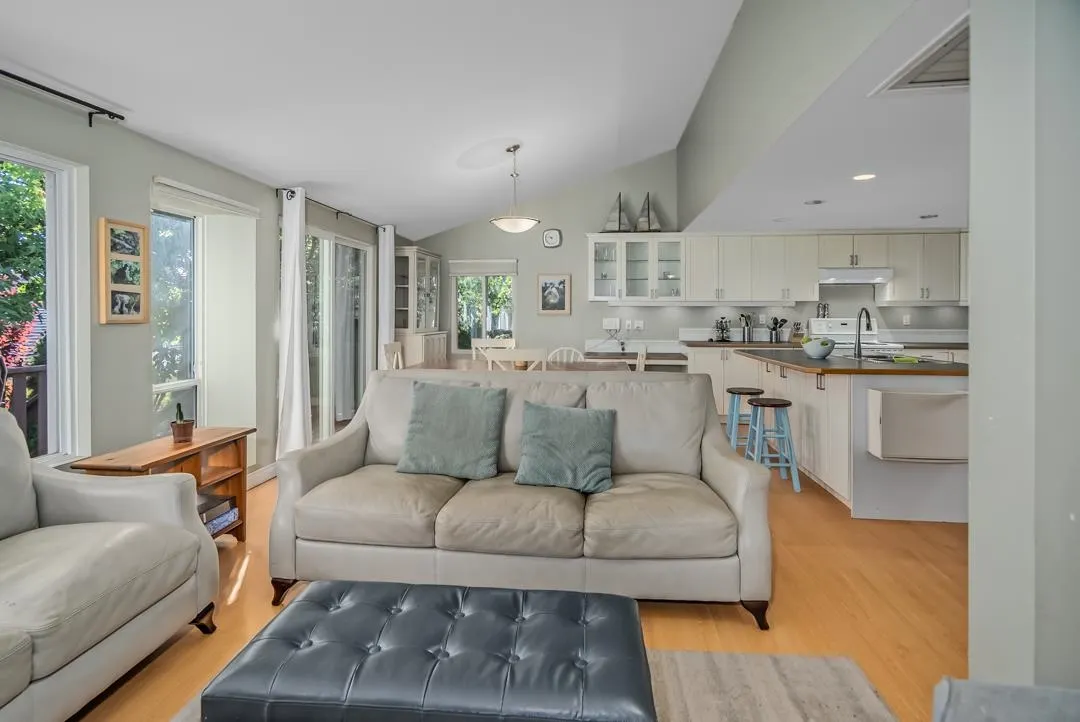 2242 Foothills Court