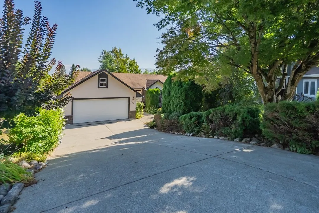 2242 Foothills Court