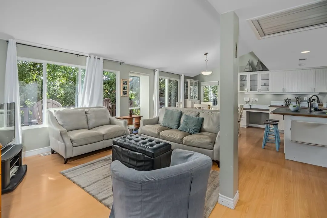2242 Foothills Court