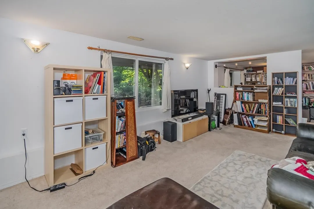 2242 Foothills Court