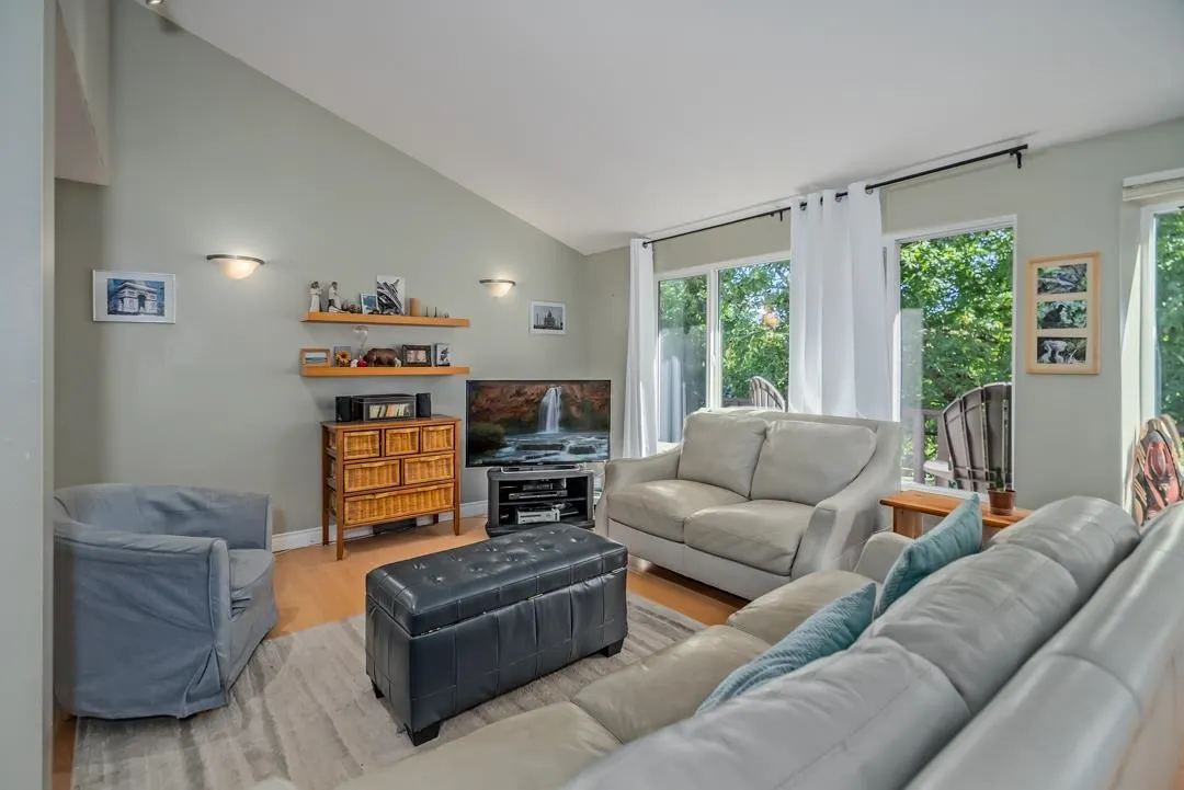 2242 Foothills Court