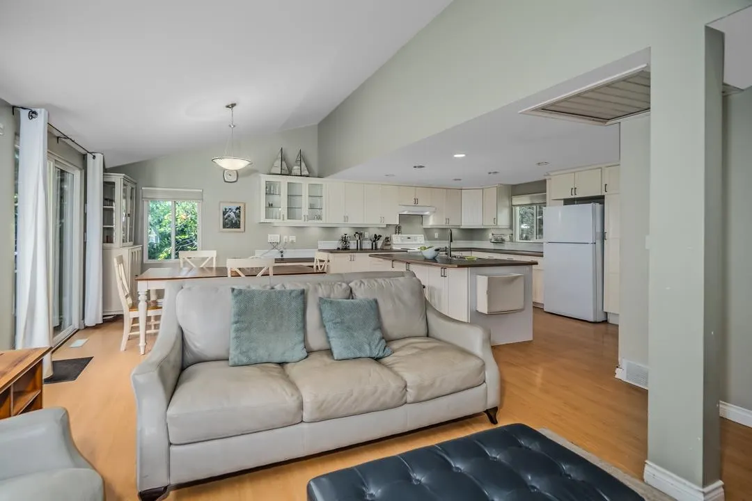 2242 Foothills Court
