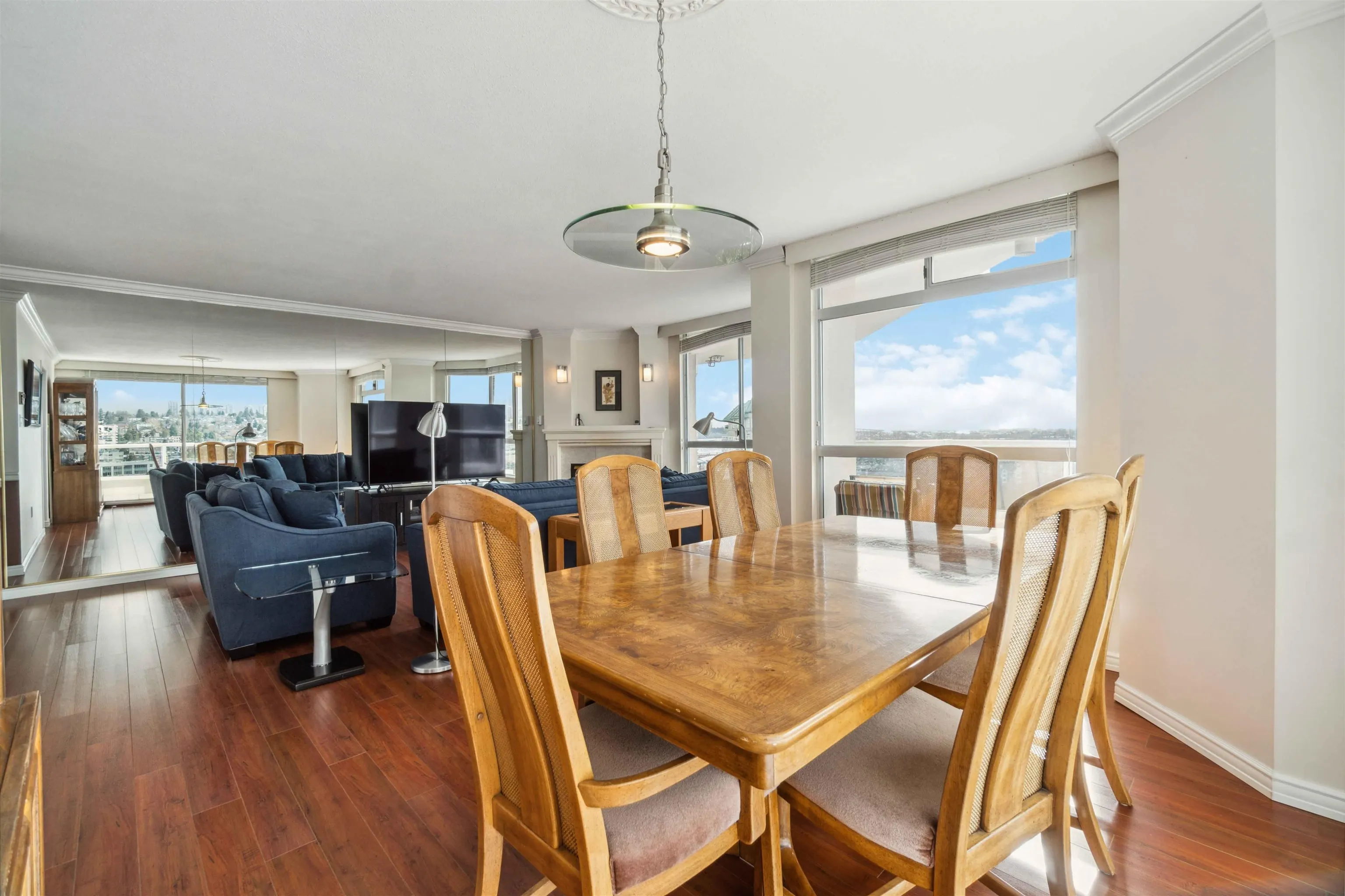 1903 1245 Quayside Drive