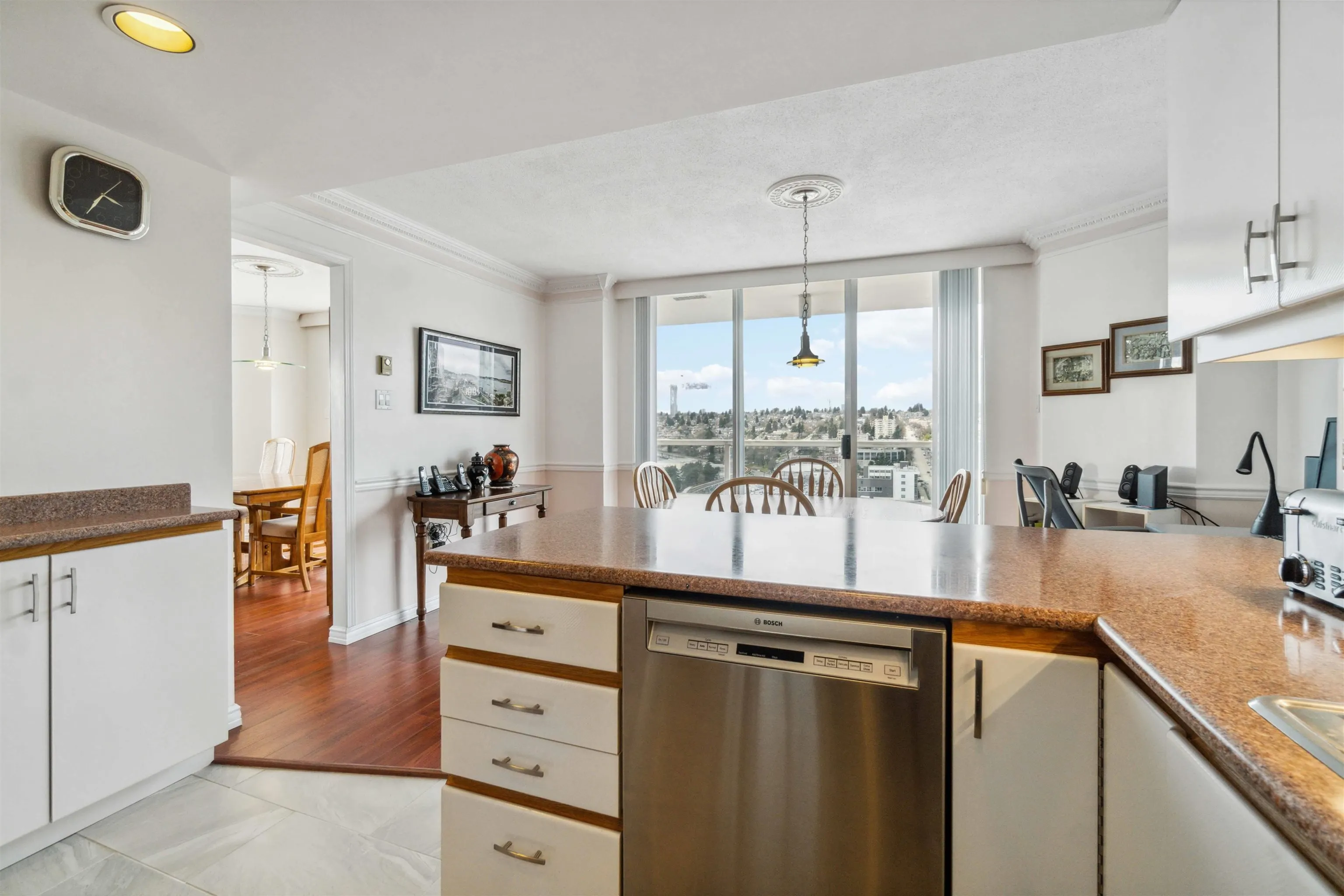 1903 1245 Quayside Drive