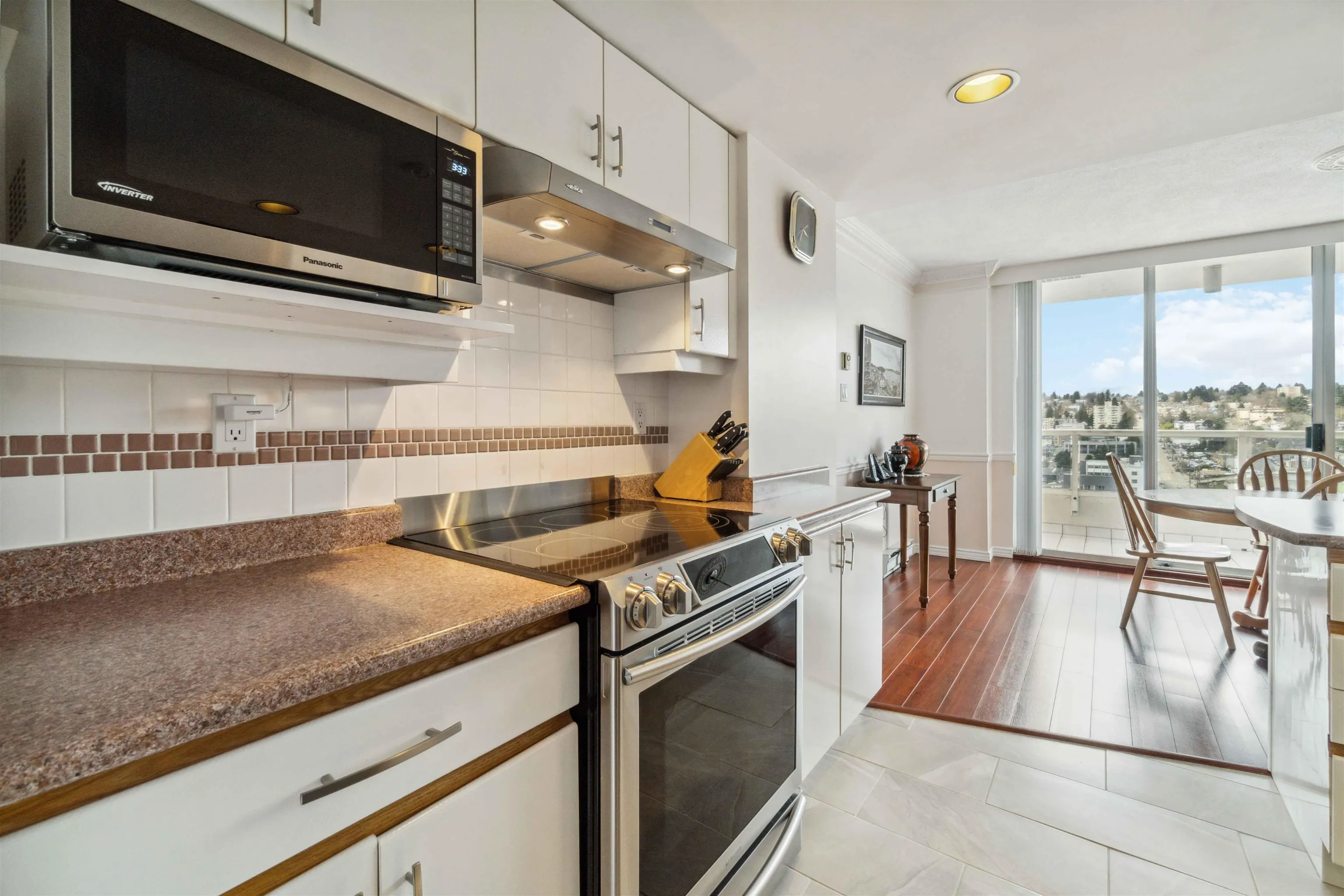1903 1245 Quayside Drive