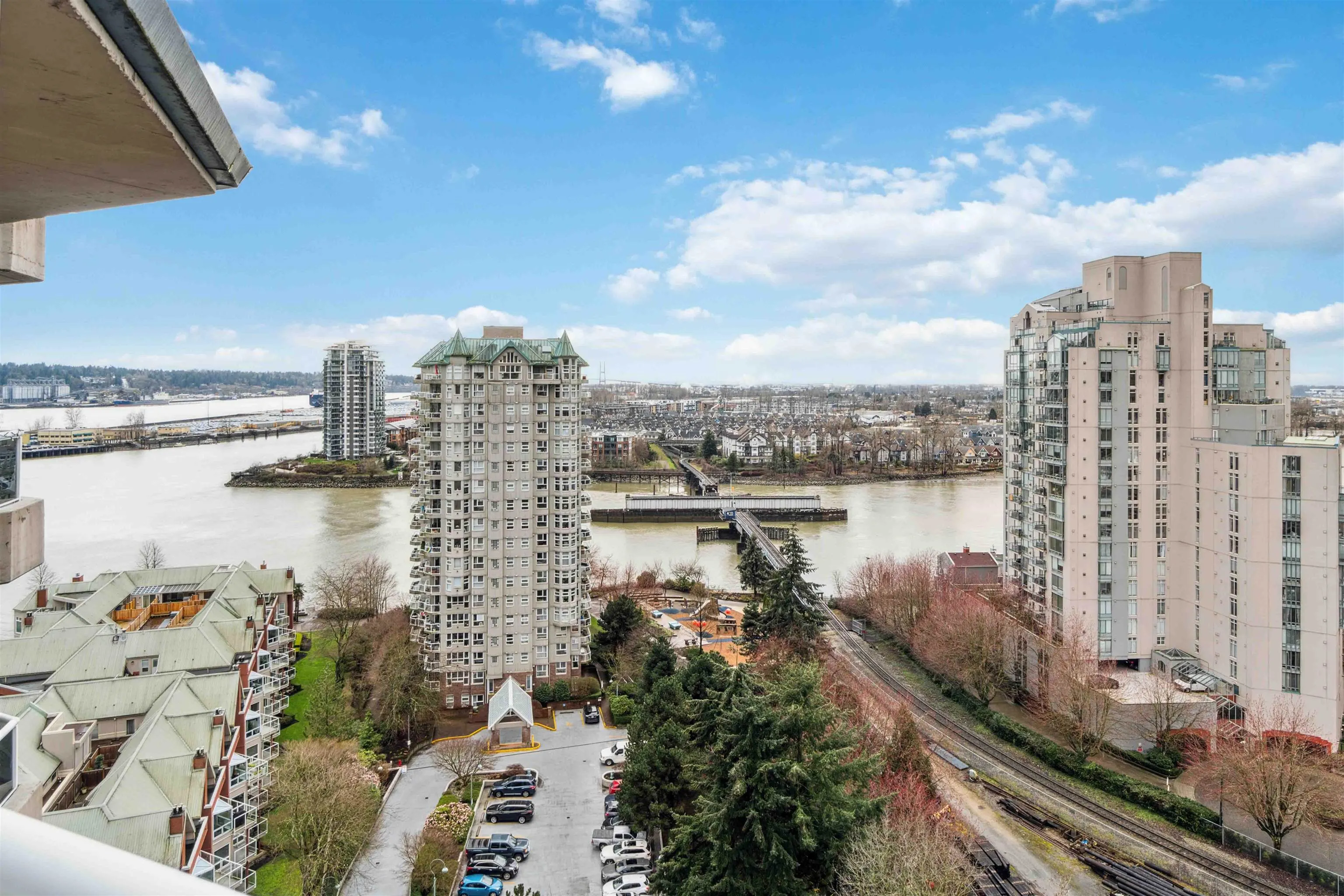 1903 1245 Quayside Drive
