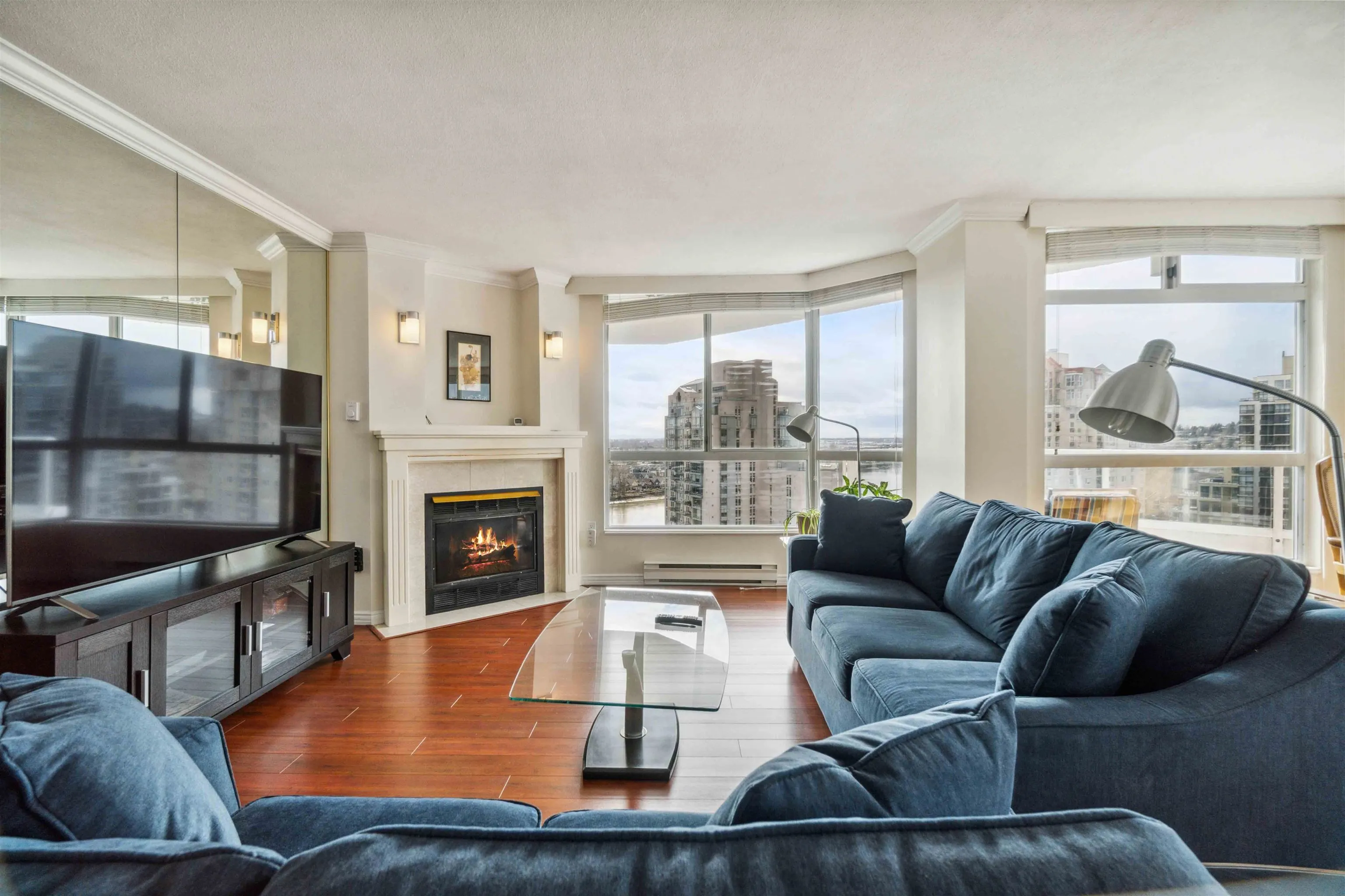 1903 1245 Quayside Drive