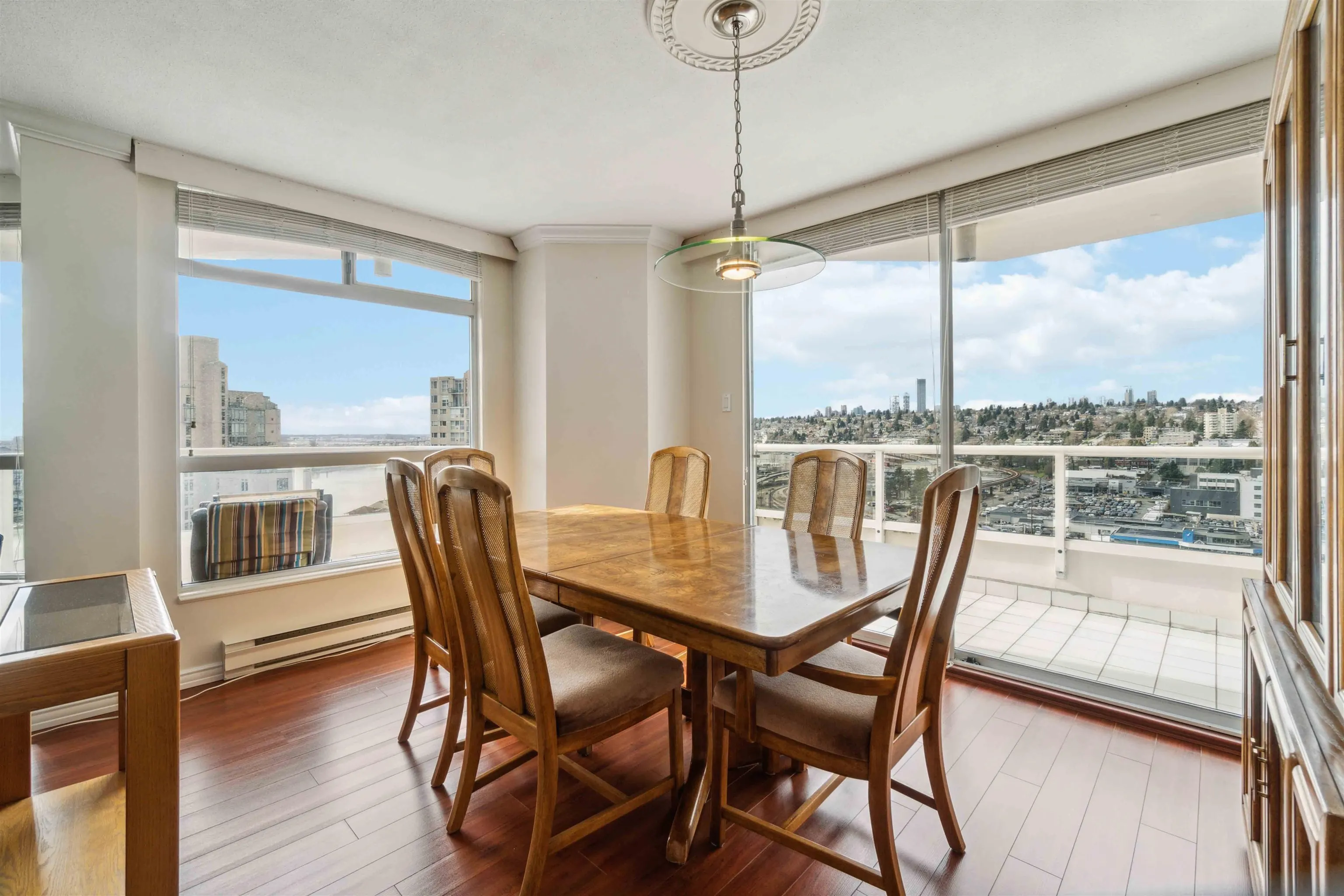 1903 1245 Quayside Drive