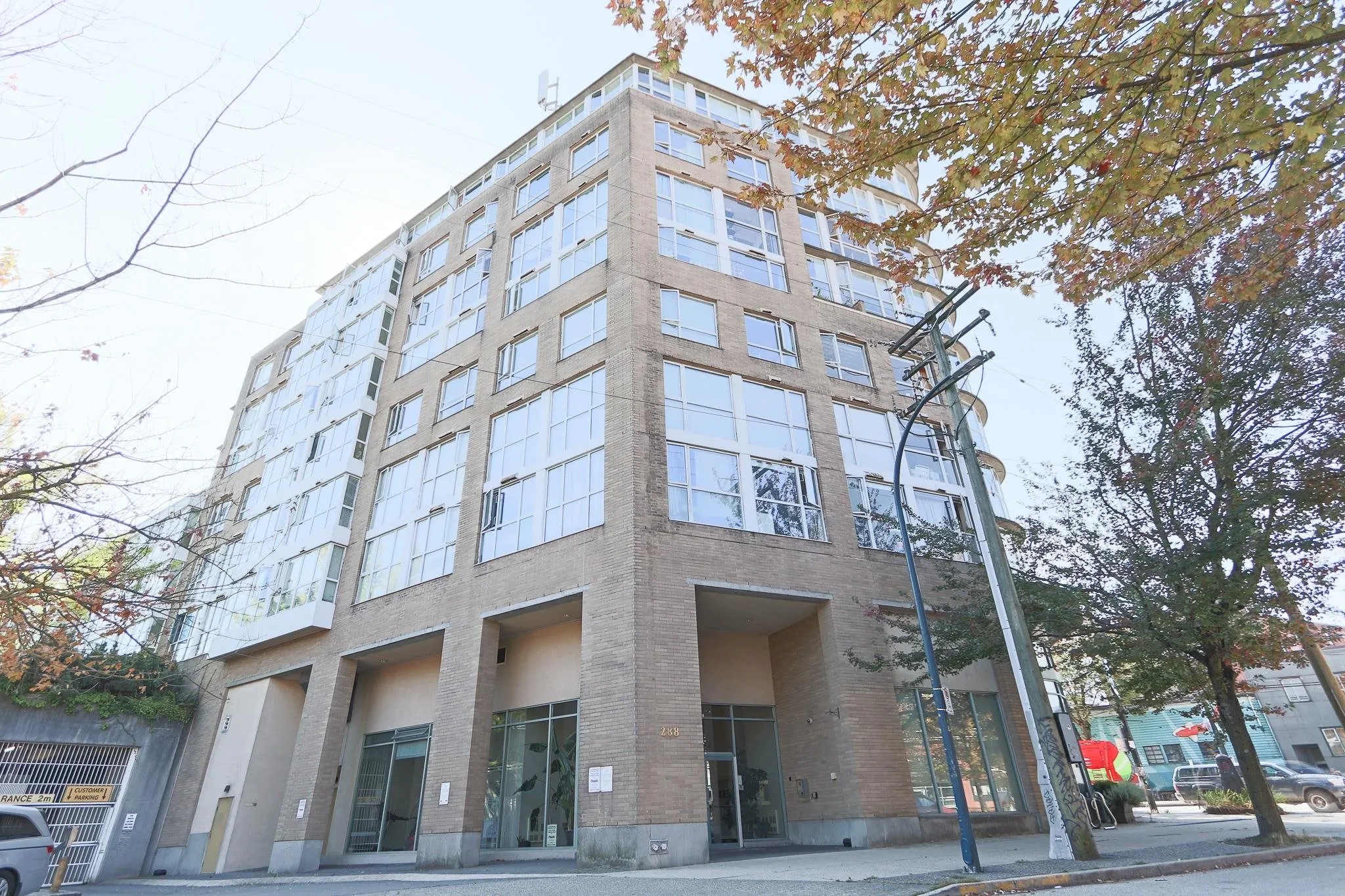 903 288 E 8 Avenue