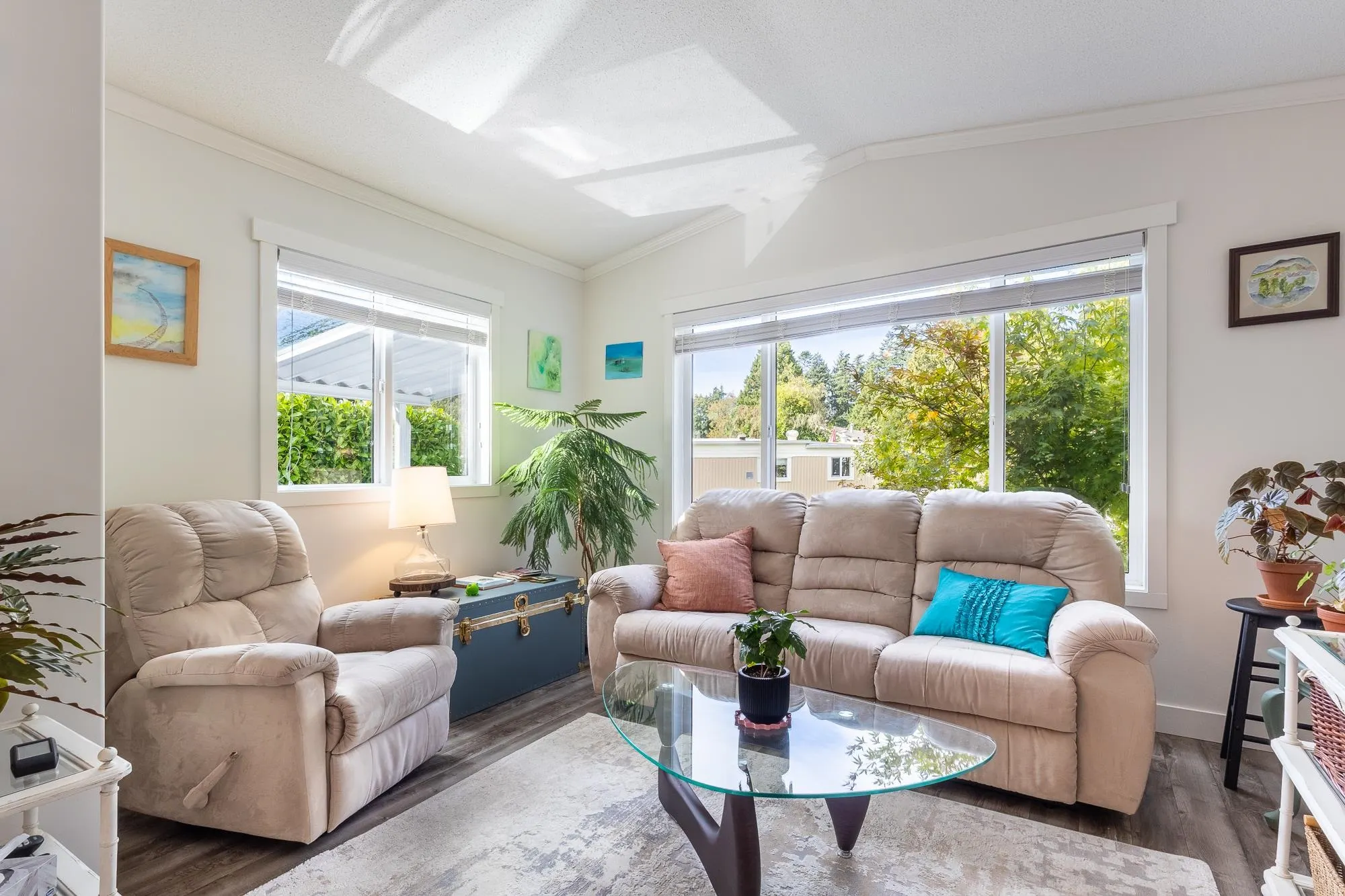 23 4496 Sunshine Coast Highway
