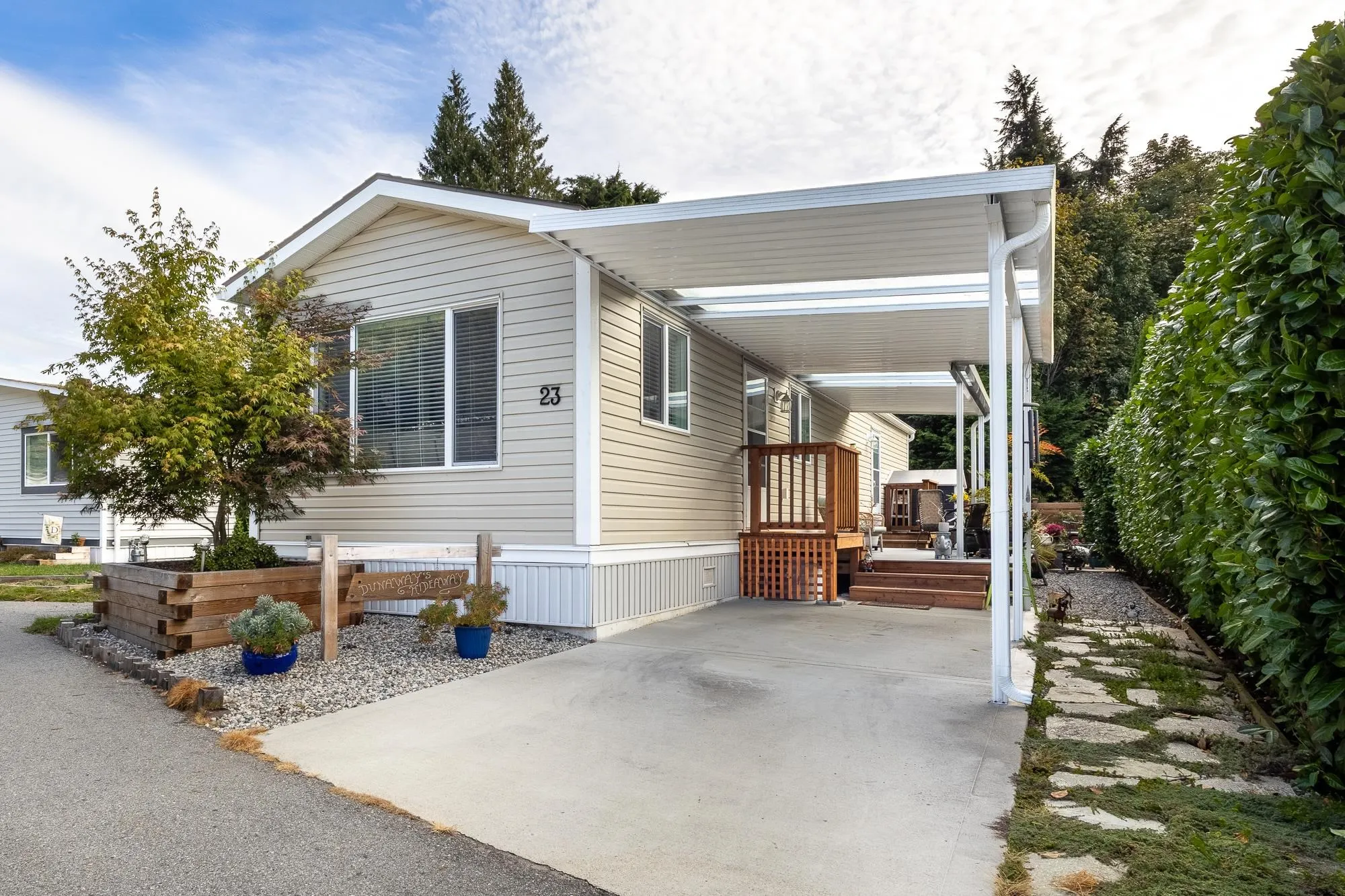 23 4496 Sunshine Coast Highway