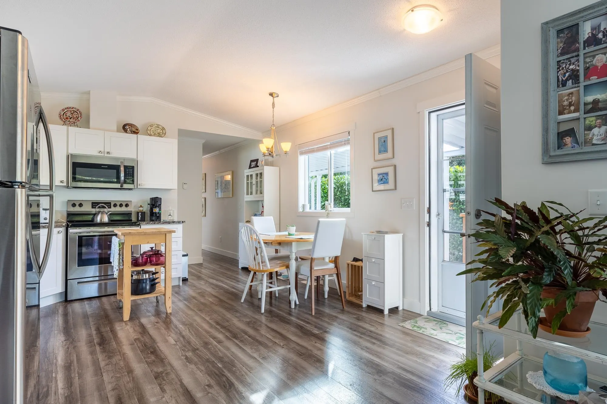 23 4496 Sunshine Coast Highway