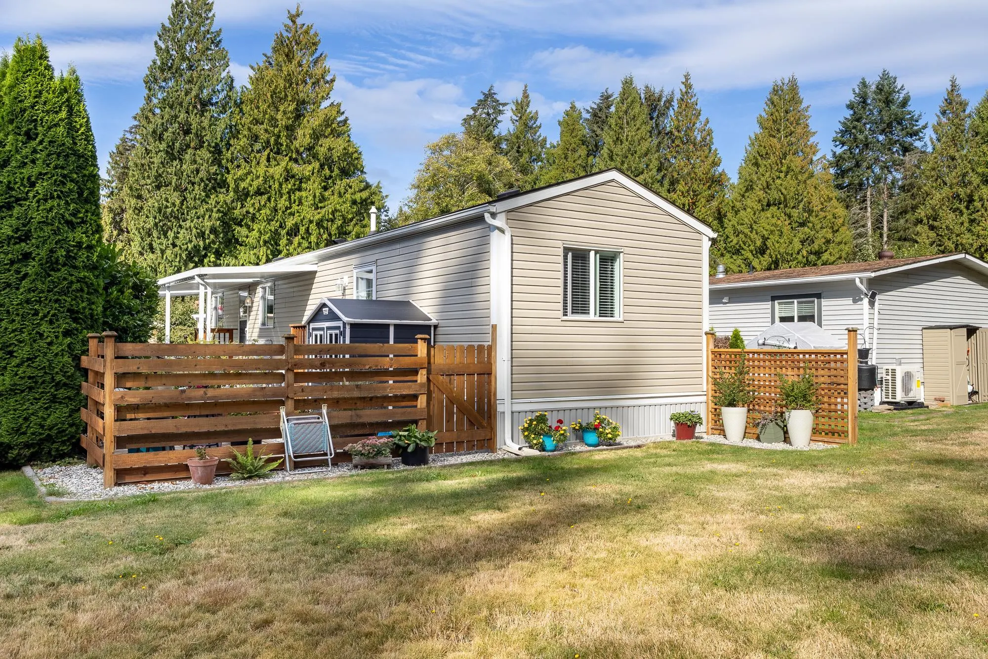 23 4496 Sunshine Coast Highway