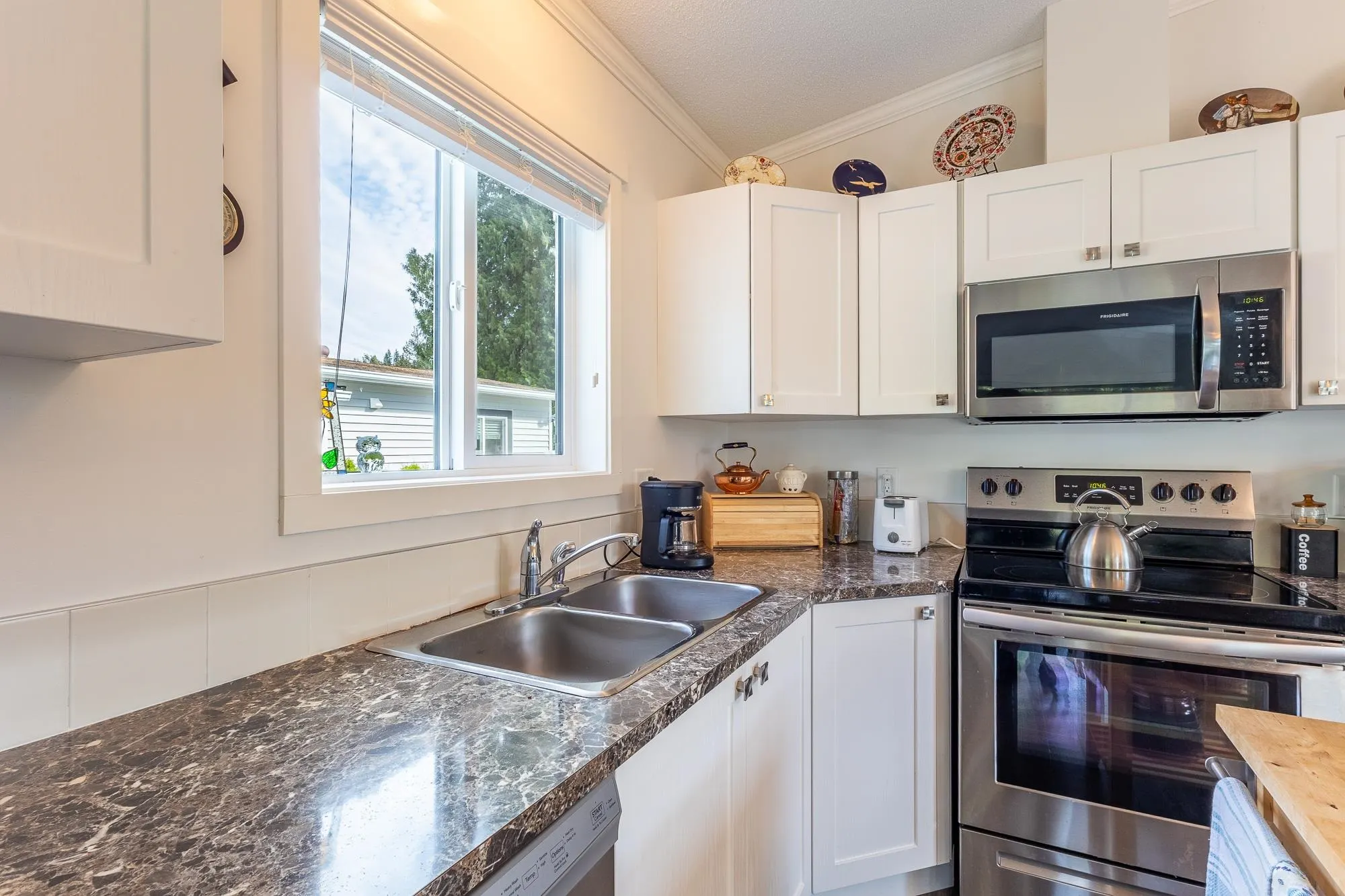 23 4496 Sunshine Coast Highway