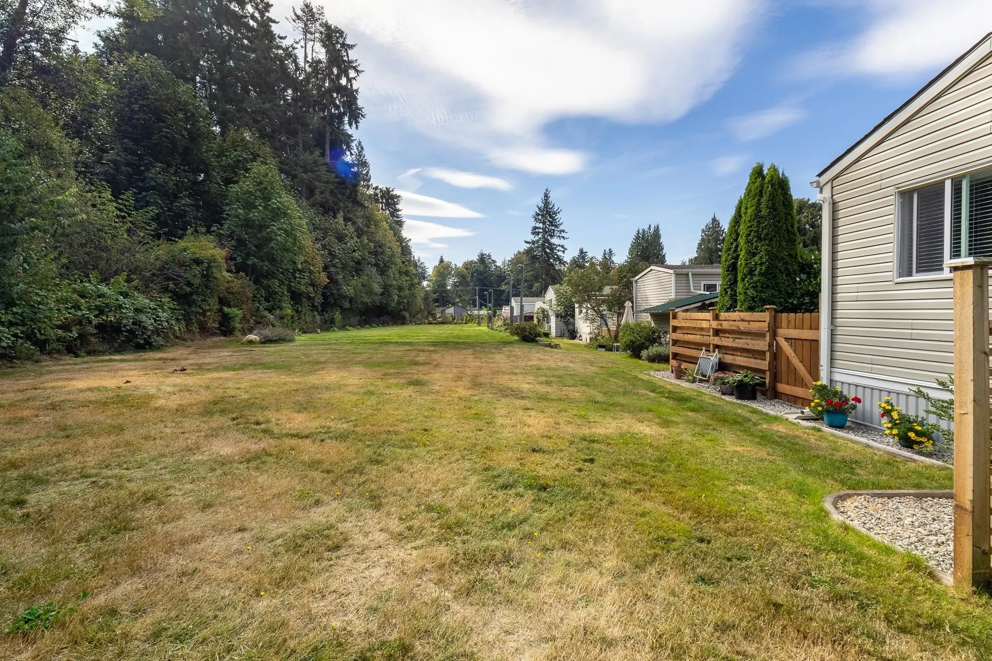 23 4496 Sunshine Coast Highway