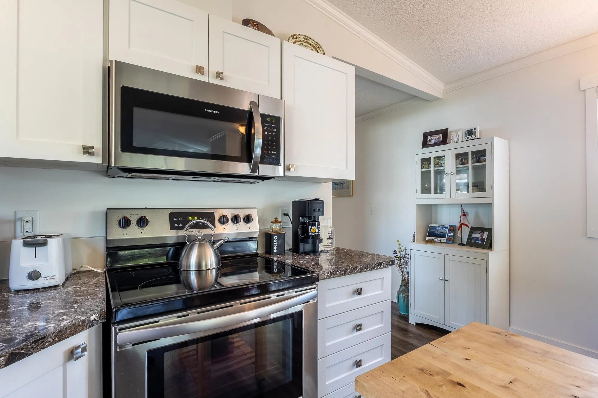 23 4496 Sunshine Coast Highway