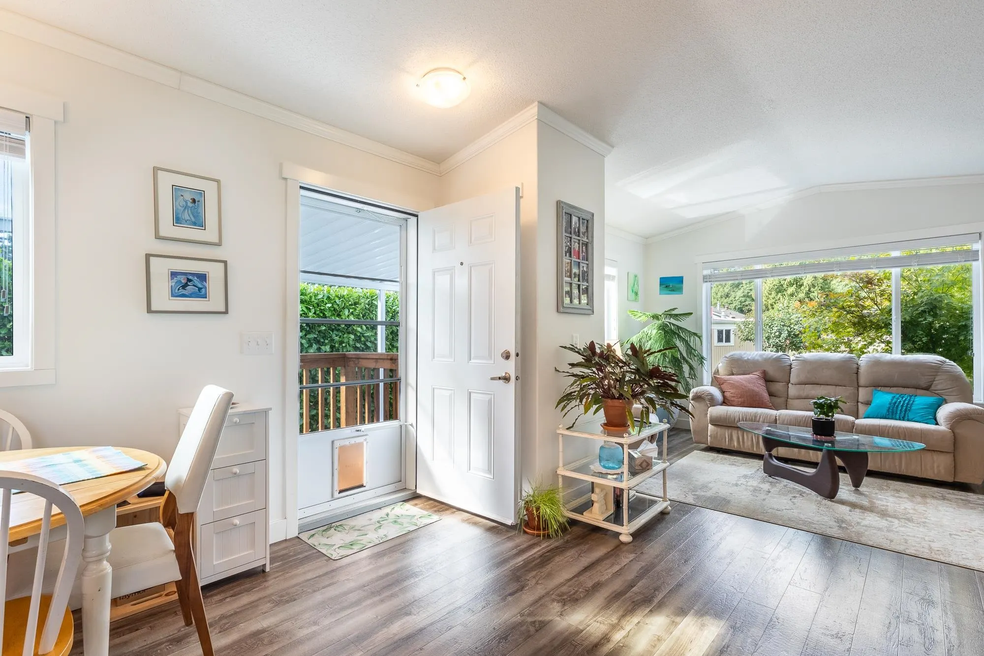 23 4496 Sunshine Coast Highway