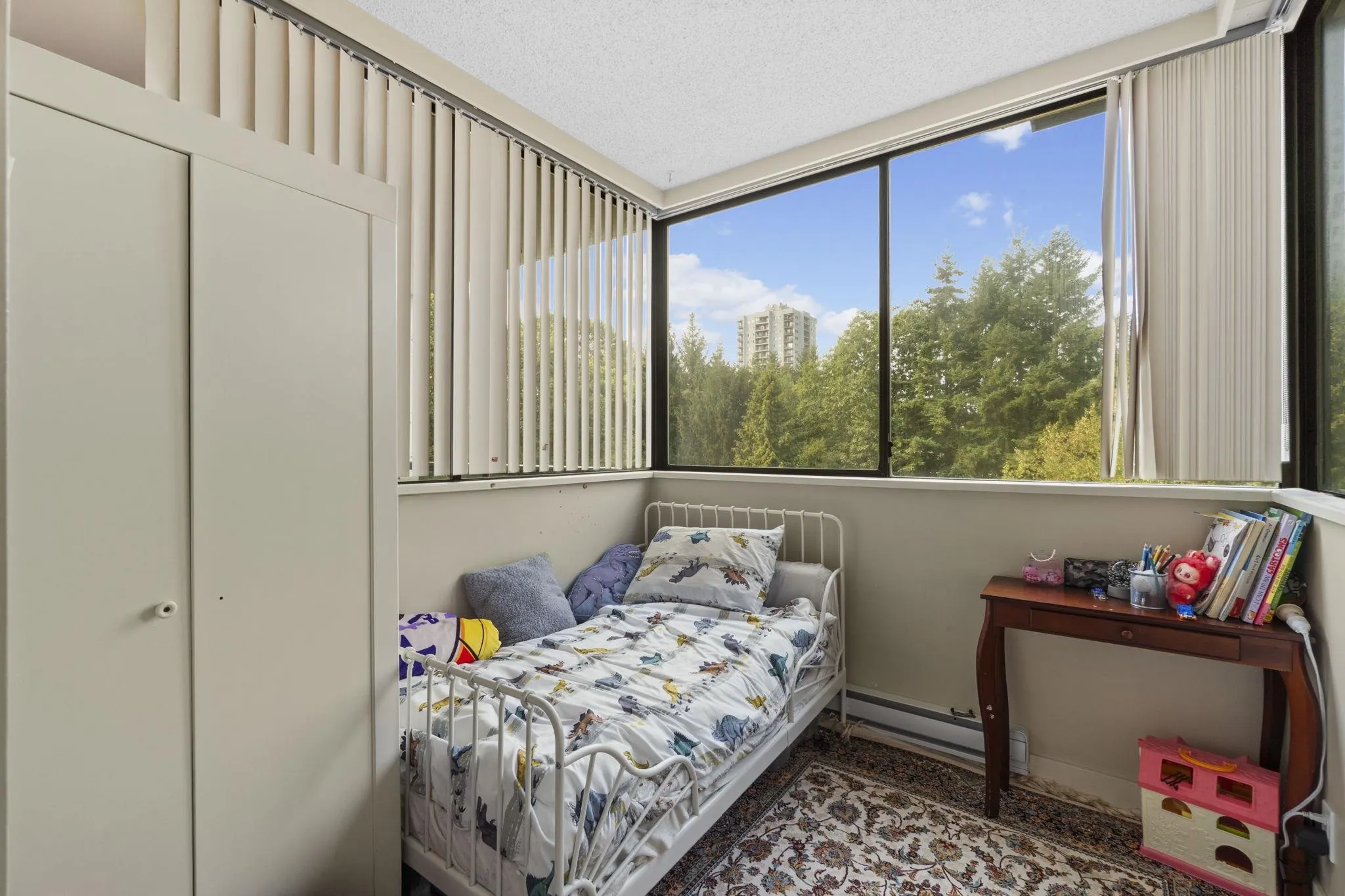 401 9521 Cardston Court