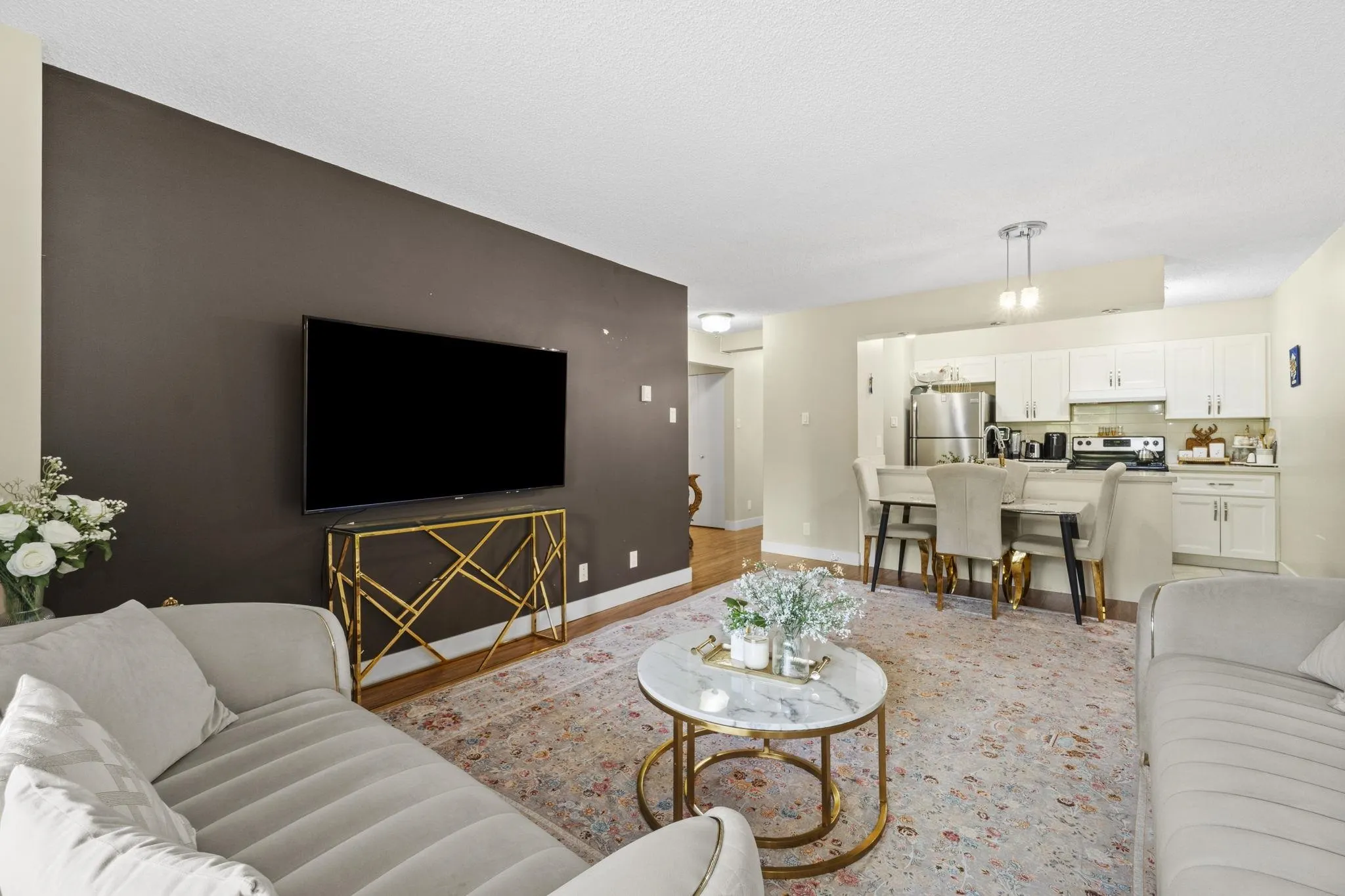 401 9521 Cardston Court