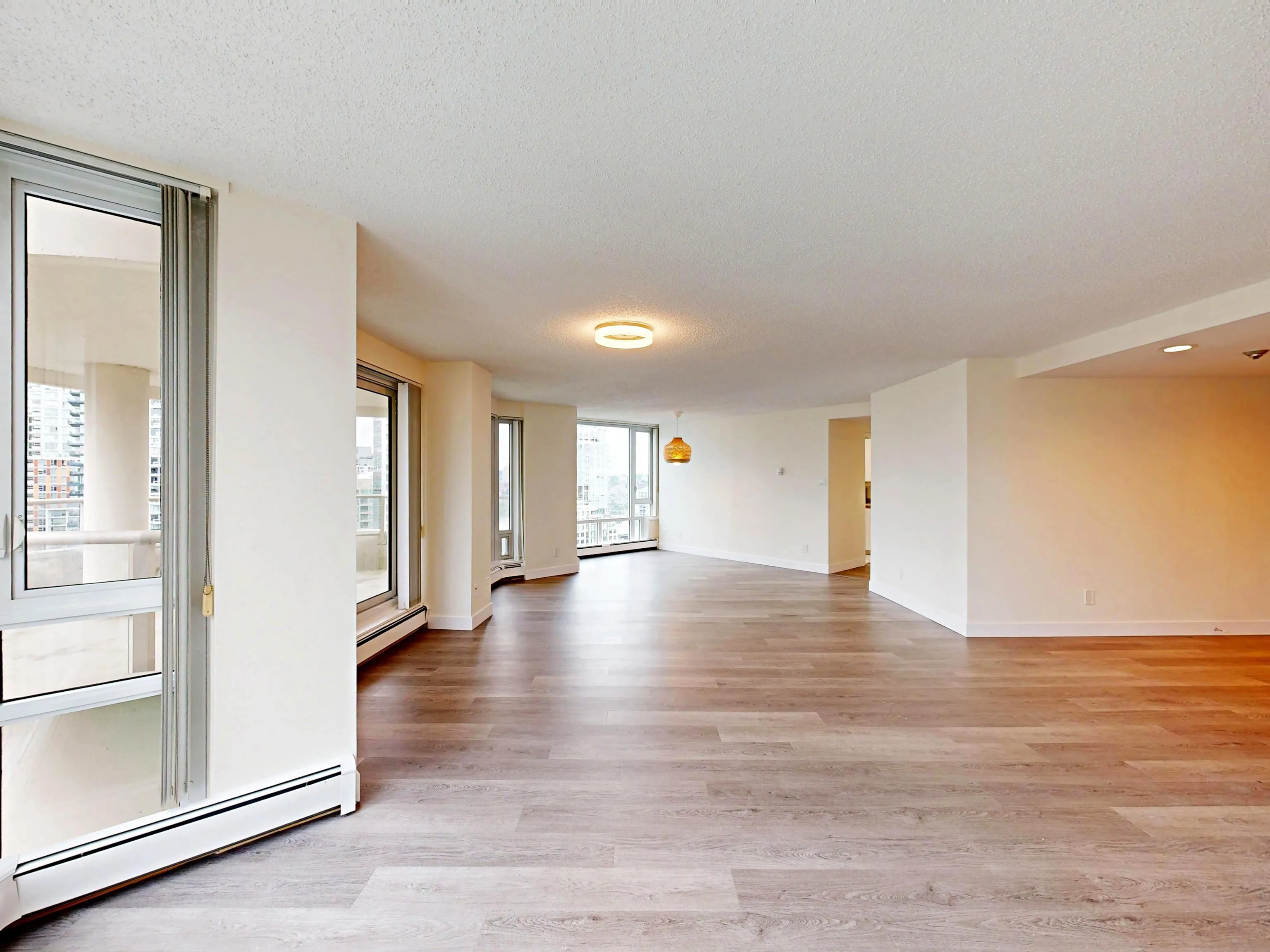 2004 1020 Harwood Street