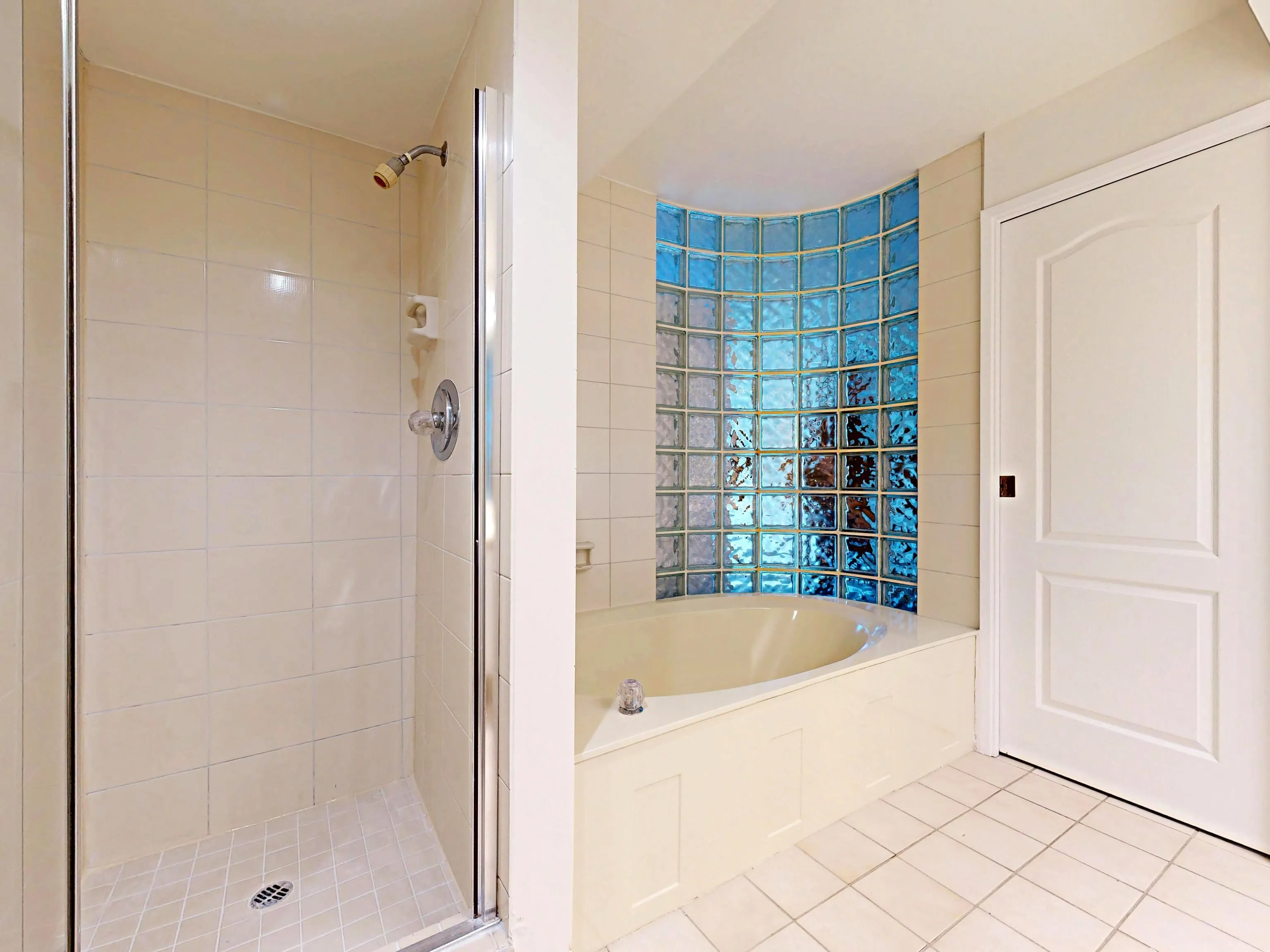 2004 1020 Harwood Street