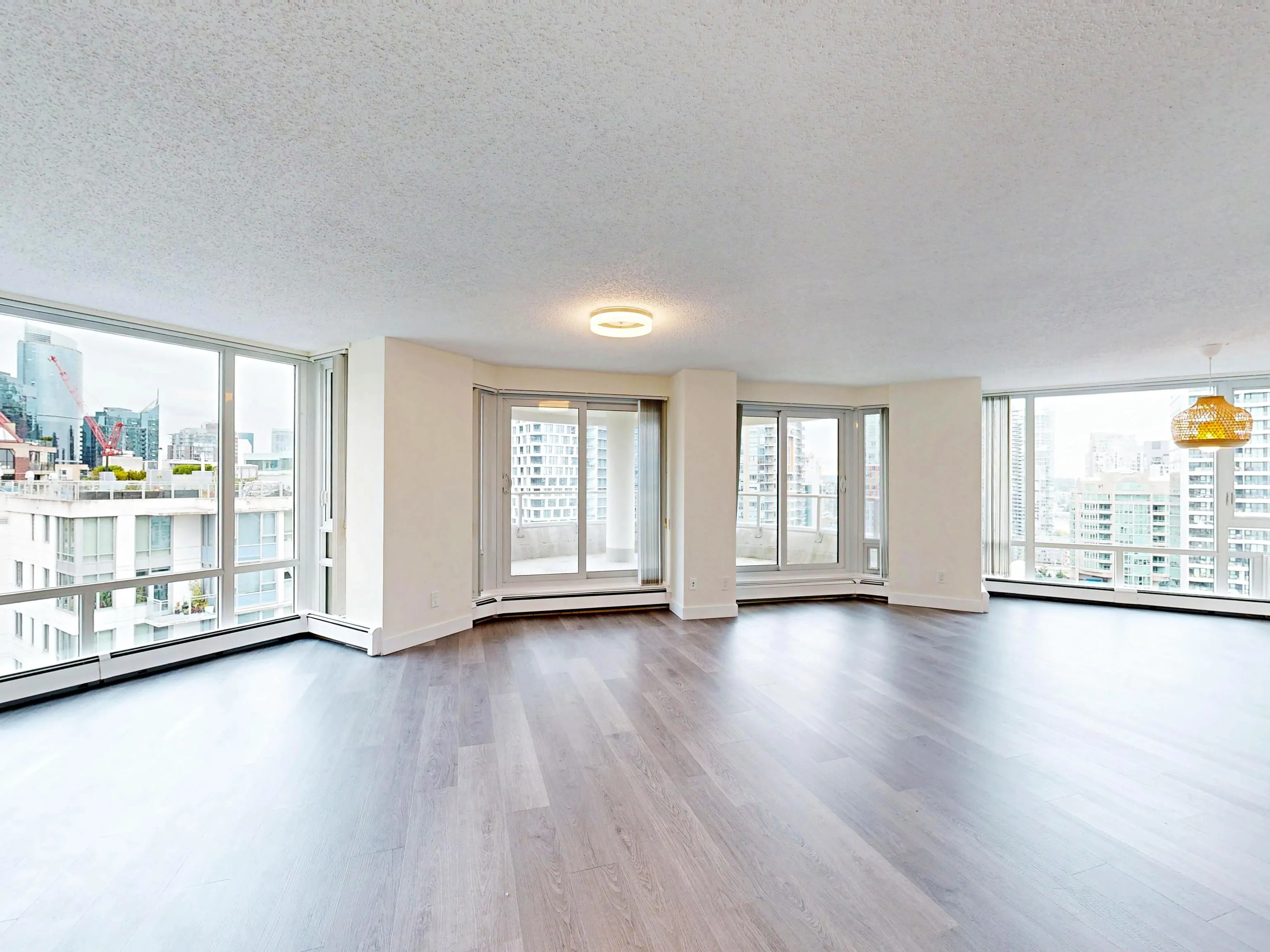 2004 1020 Harwood Street