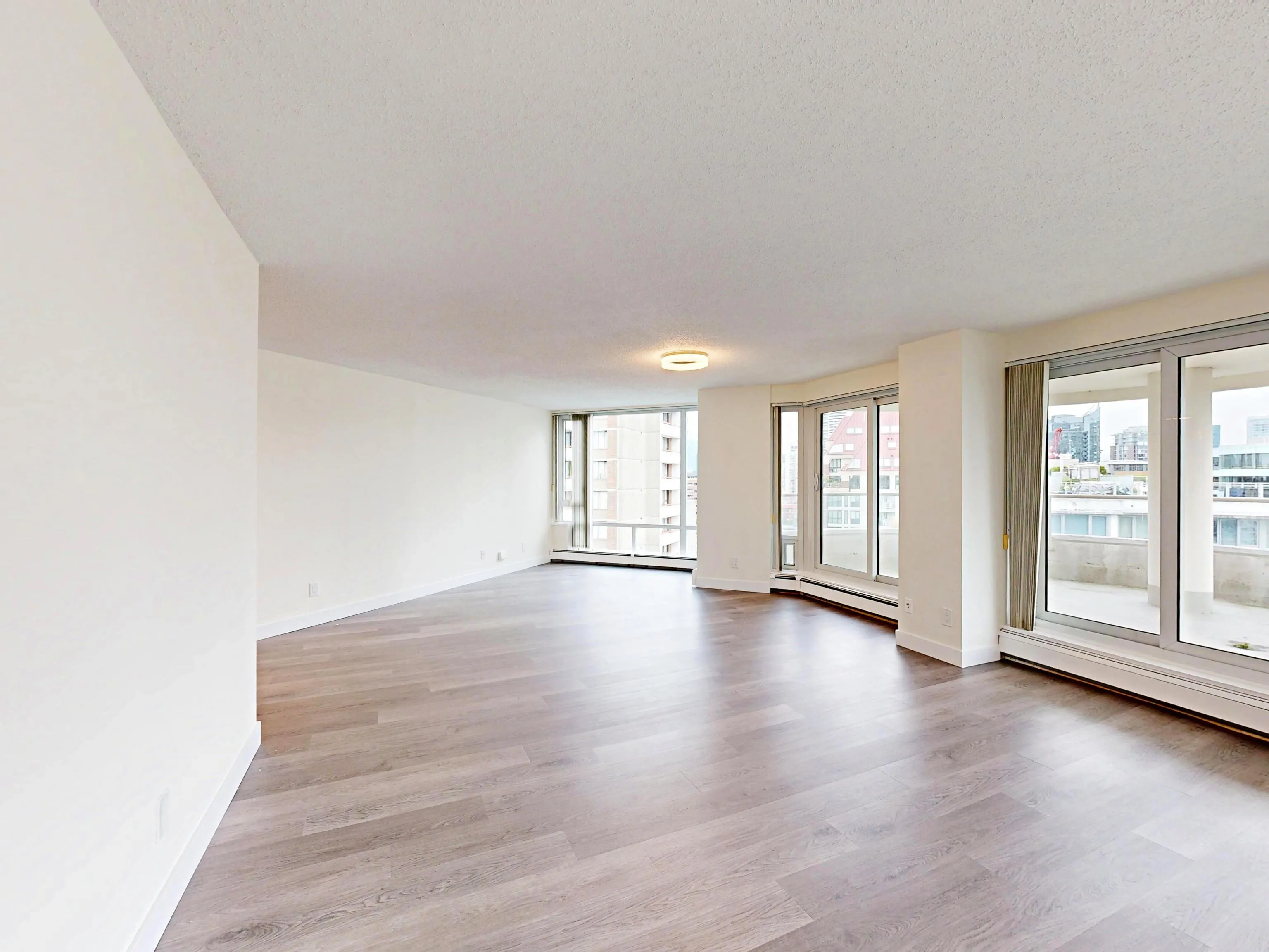 2004 1020 Harwood Street