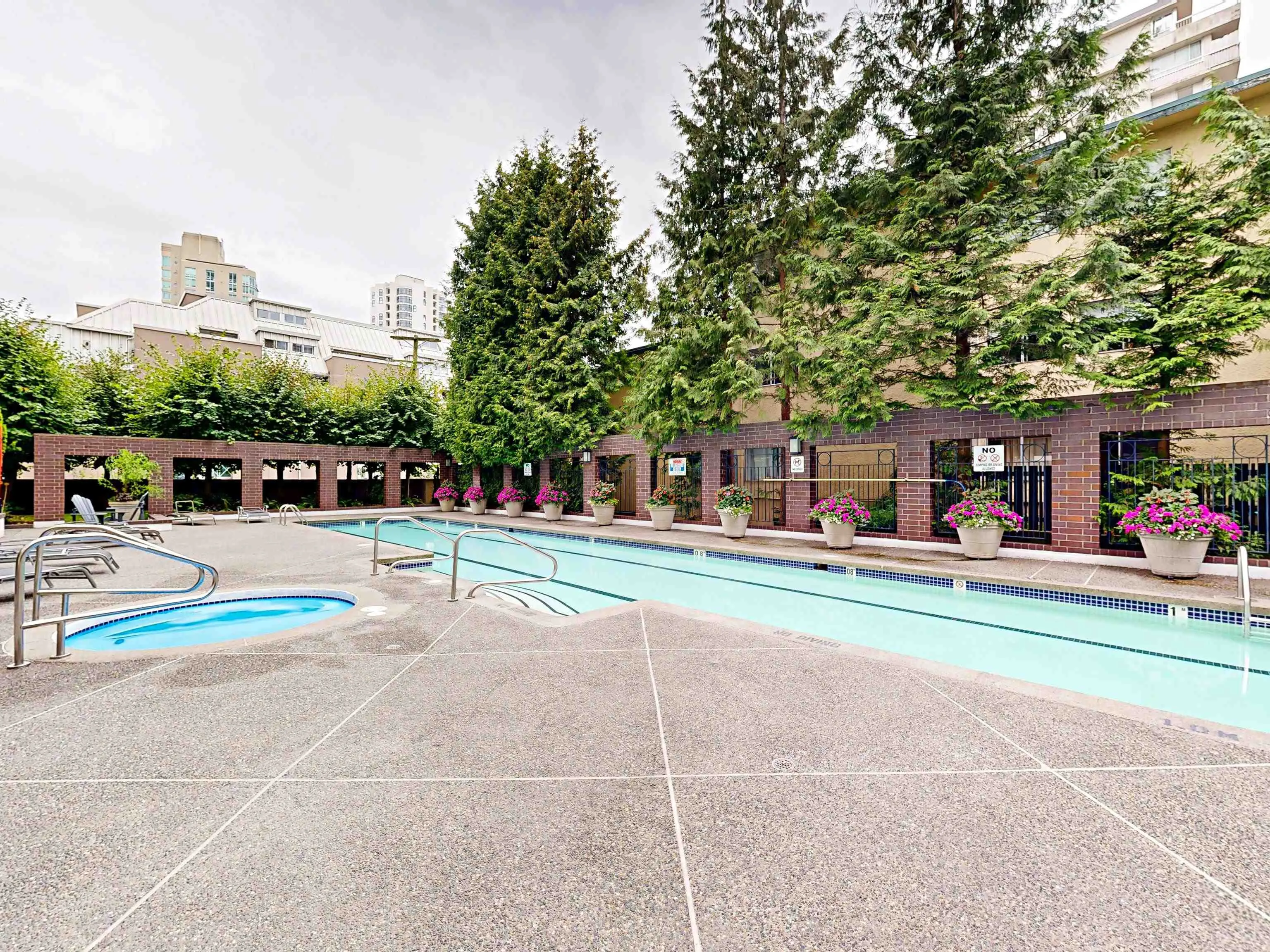 2004 1020 Harwood Street