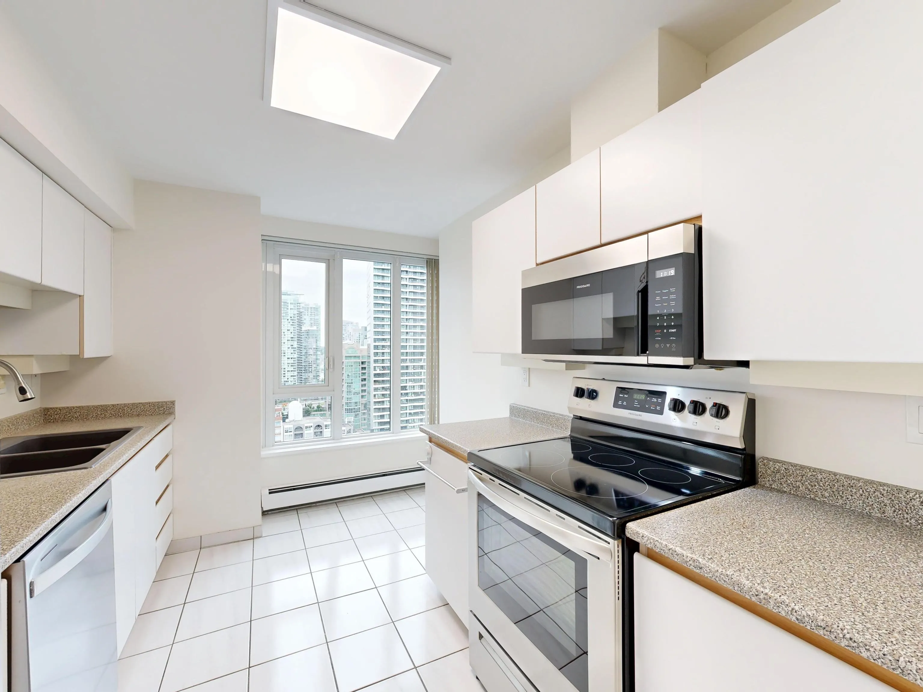 2004 1020 Harwood Street