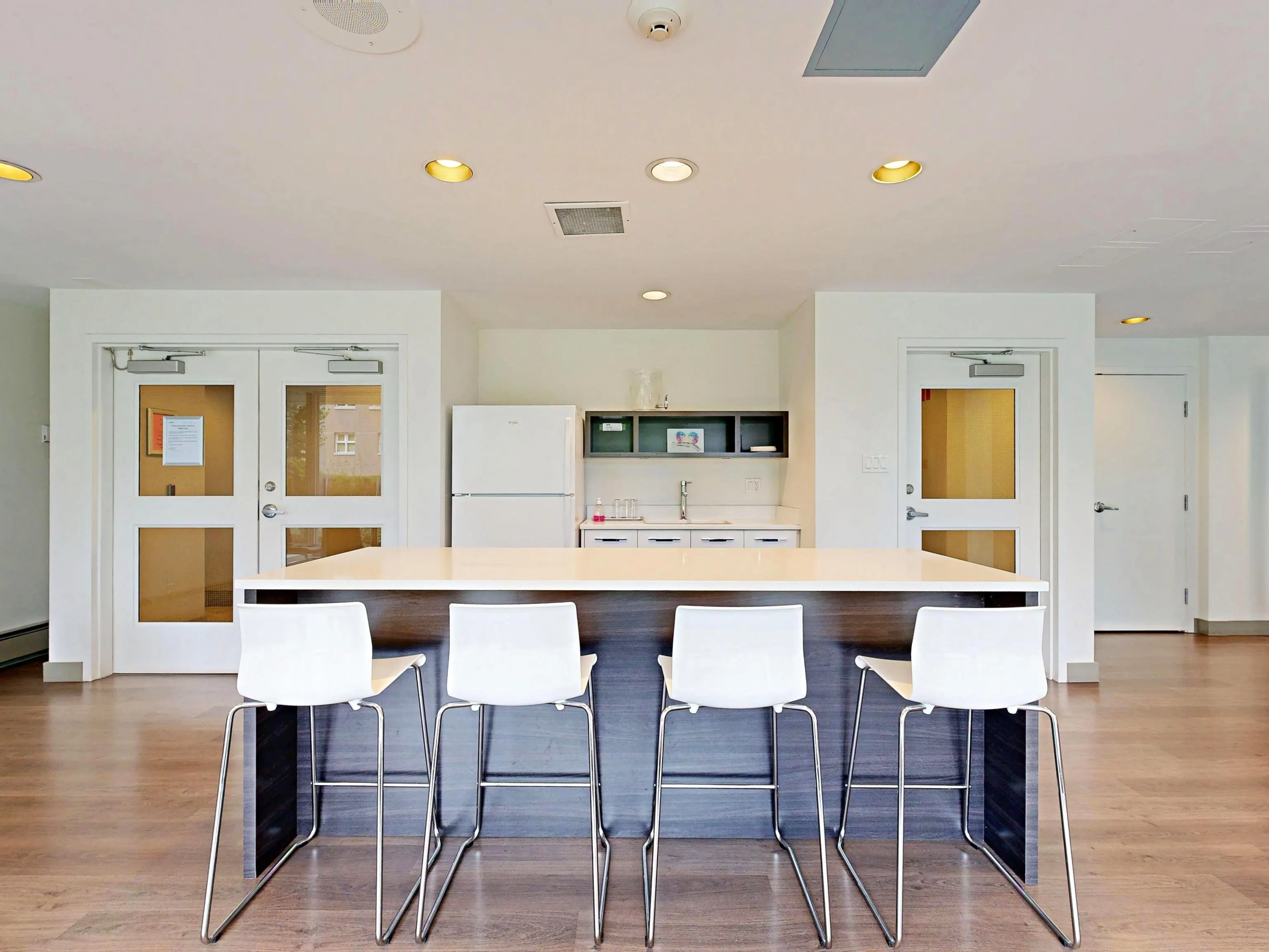 2004 1020 Harwood Street