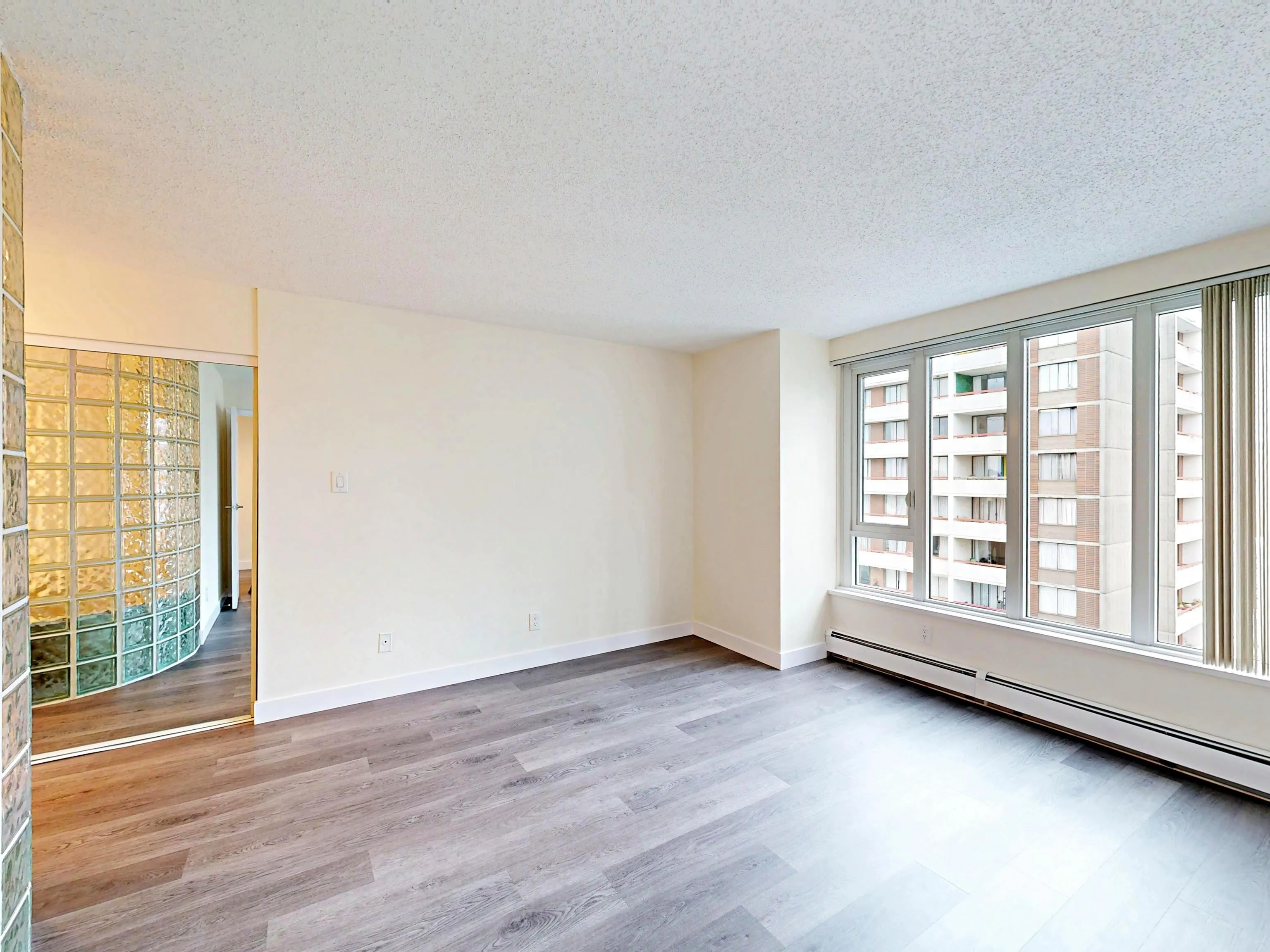 2004 1020 Harwood Street