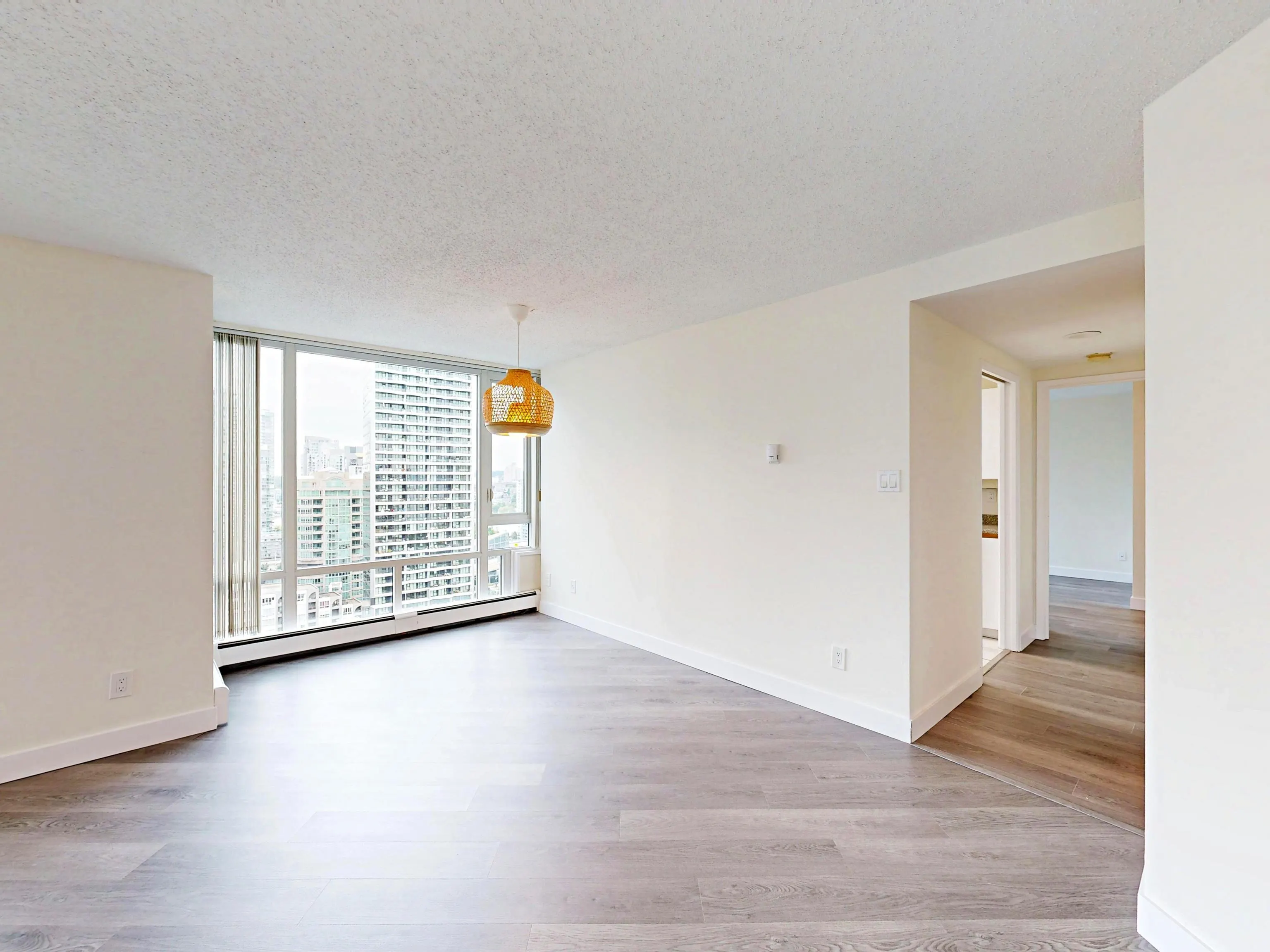 2004 1020 Harwood Street