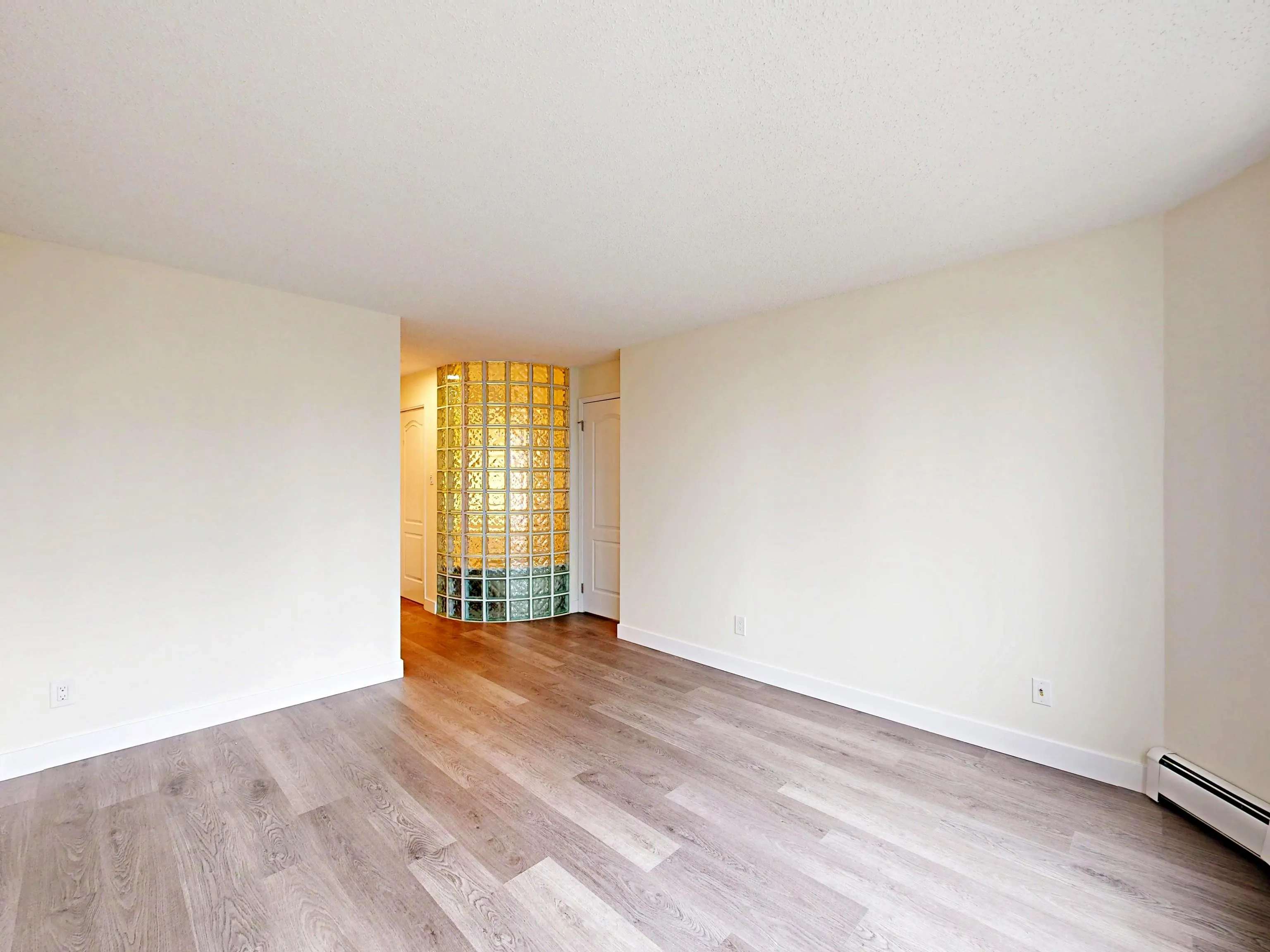 2004 1020 Harwood Street