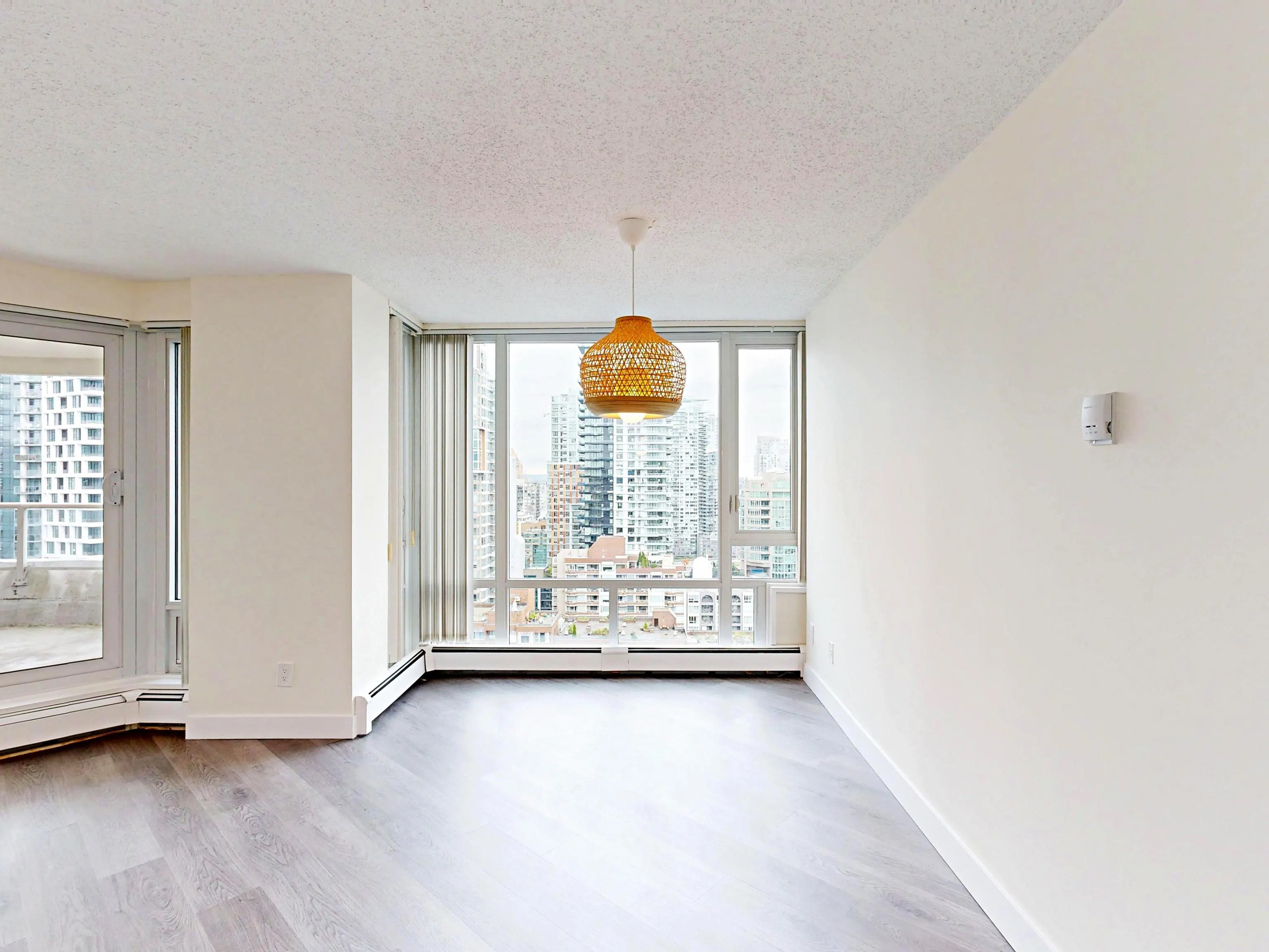 2004 1020 Harwood Street