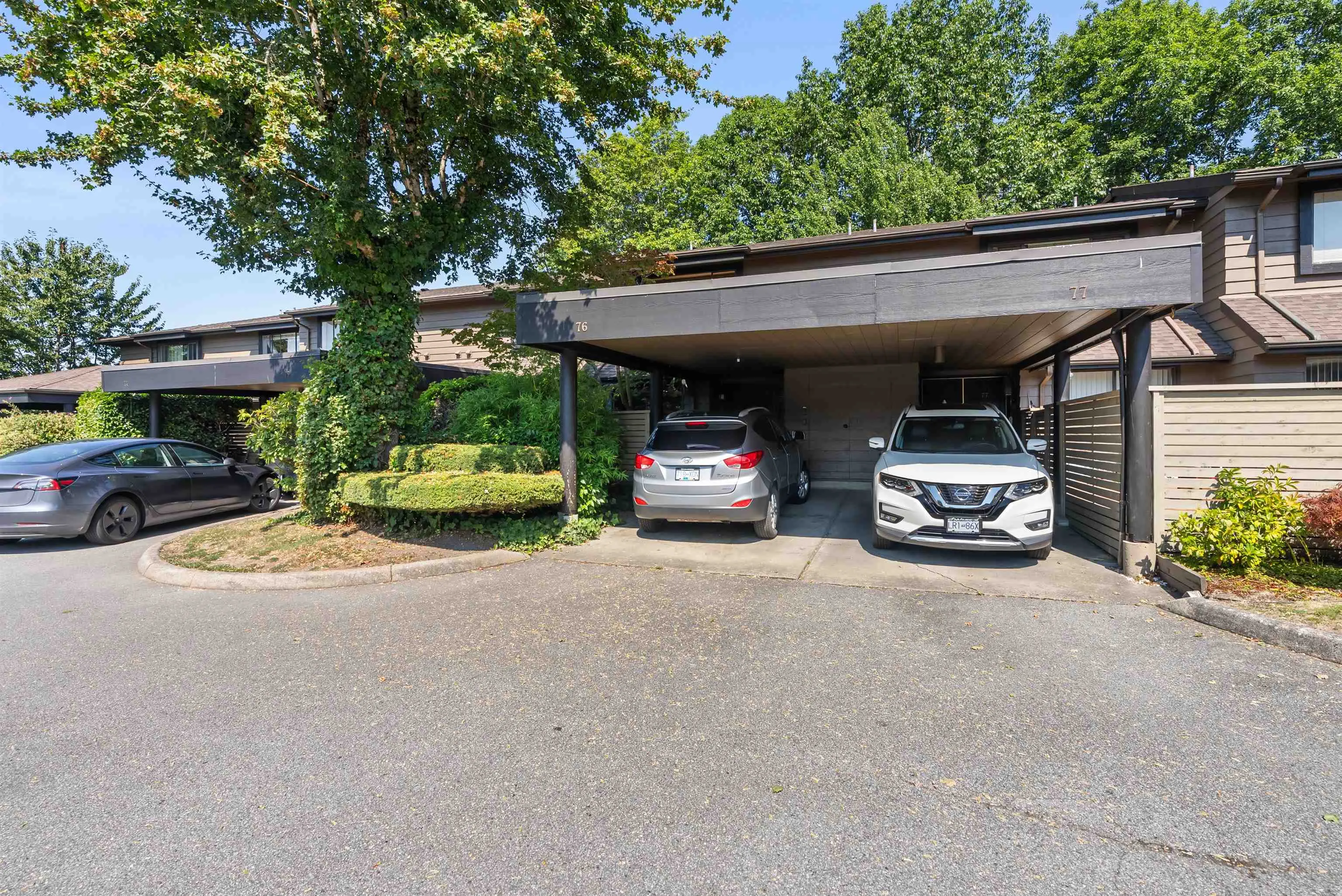 76 10220 Dunoon Drive