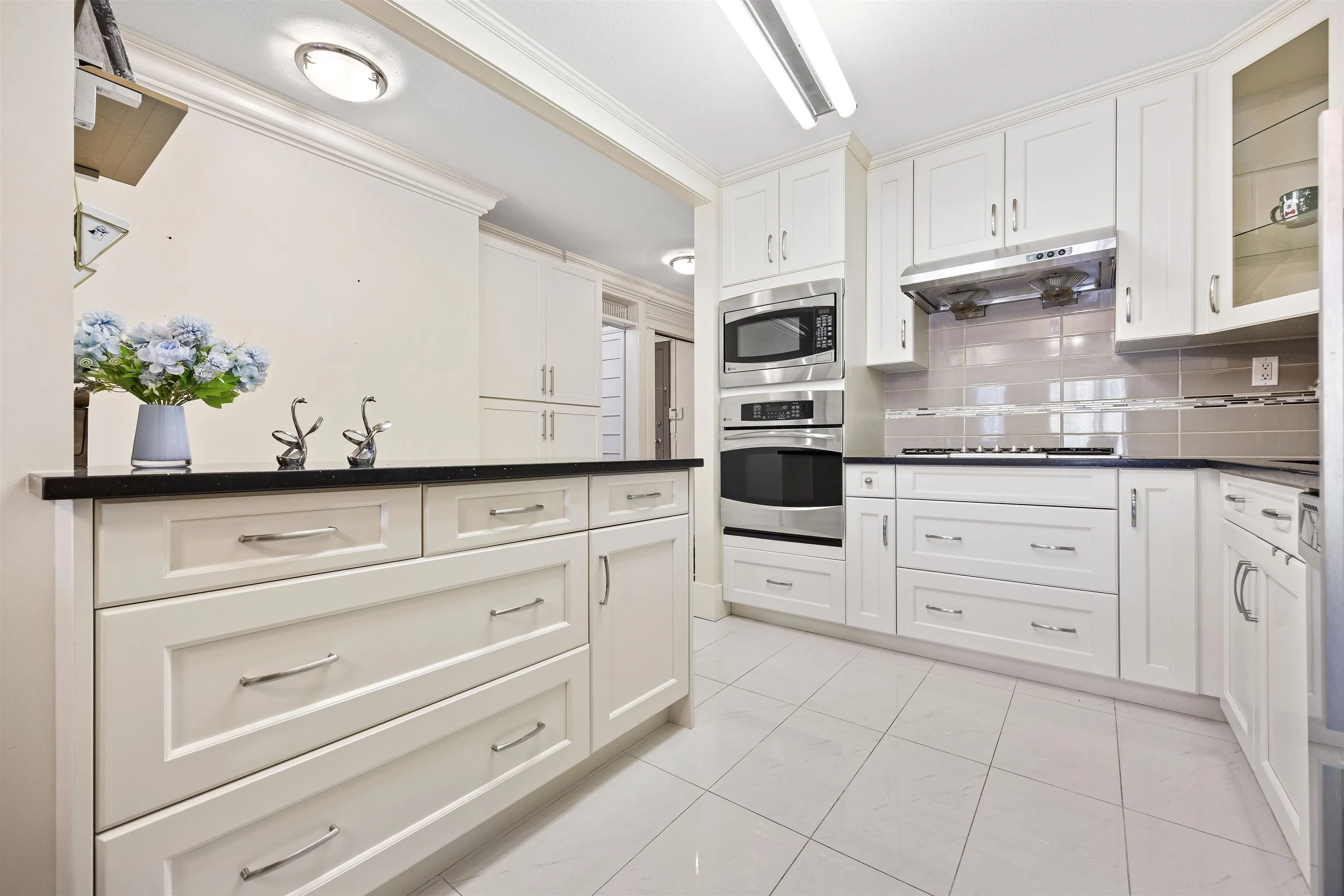 312 5723 Collingwood Street